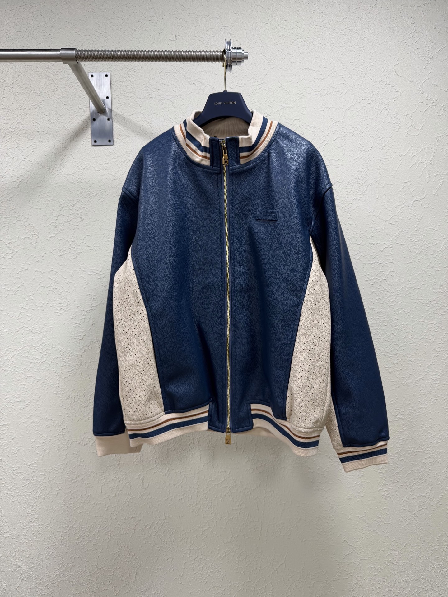 P360 1V/Luis FW26 Otoño/Invierno Nuevo estilo Chaqueta de béisbol con paneles azul marino Cuello de béisbol retro + ray…