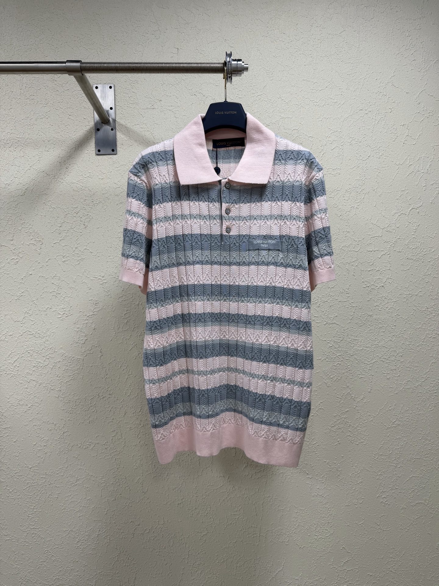 P180 1v/路易 FW26 秋季新款条纹绞花马球针织衫 尺码：S M L XL