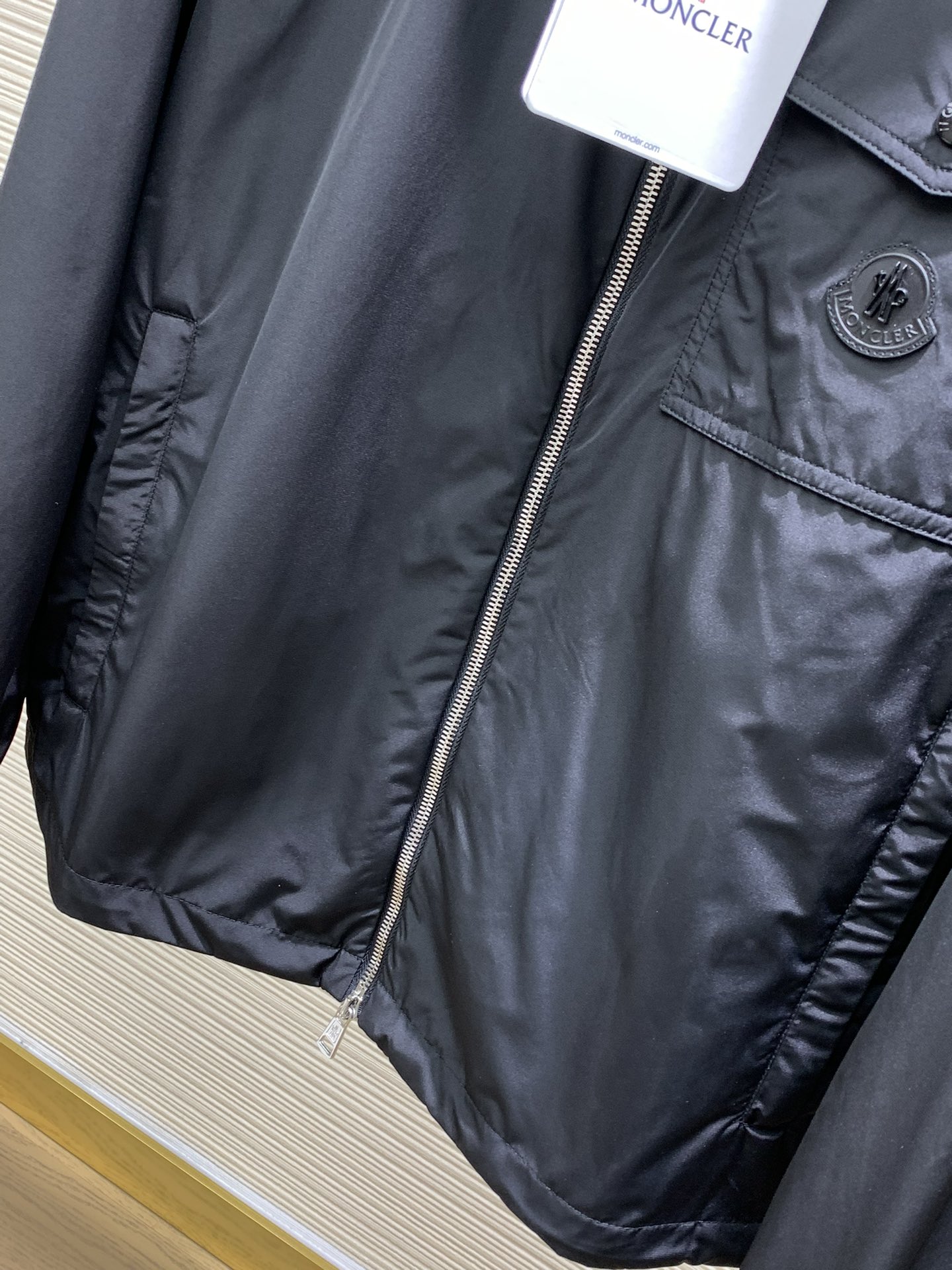 Moncler 蒙口，2024秋冬最新品，专柜同步有售，贸易公司订单，唯一能做原单老鼠狠货，连帽休闲夹克