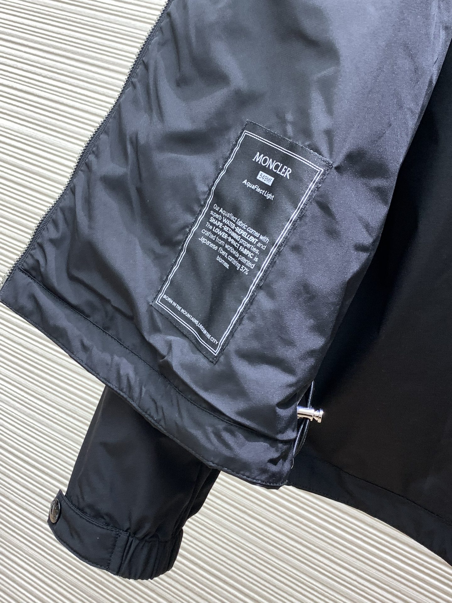 Moncler 蒙口，2024秋冬最新品，专柜同步有售，贸易公司订单，唯一能做原单老鼠狠货，连帽休闲夹克