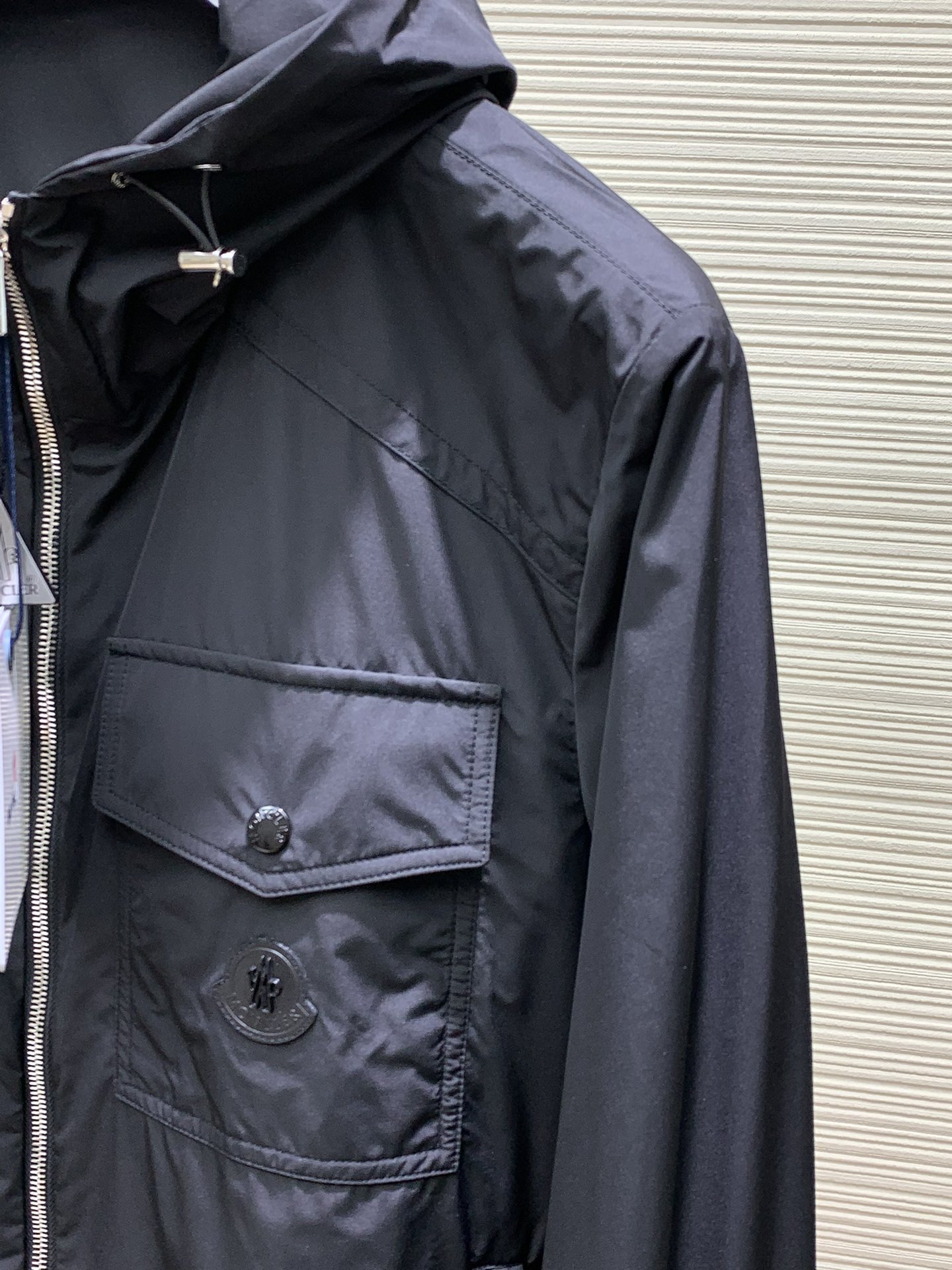 Moncler 蒙口，2024秋冬最新品，专柜同步有售，贸易公司订单，唯一能做原单老鼠狠货，连帽休闲夹克