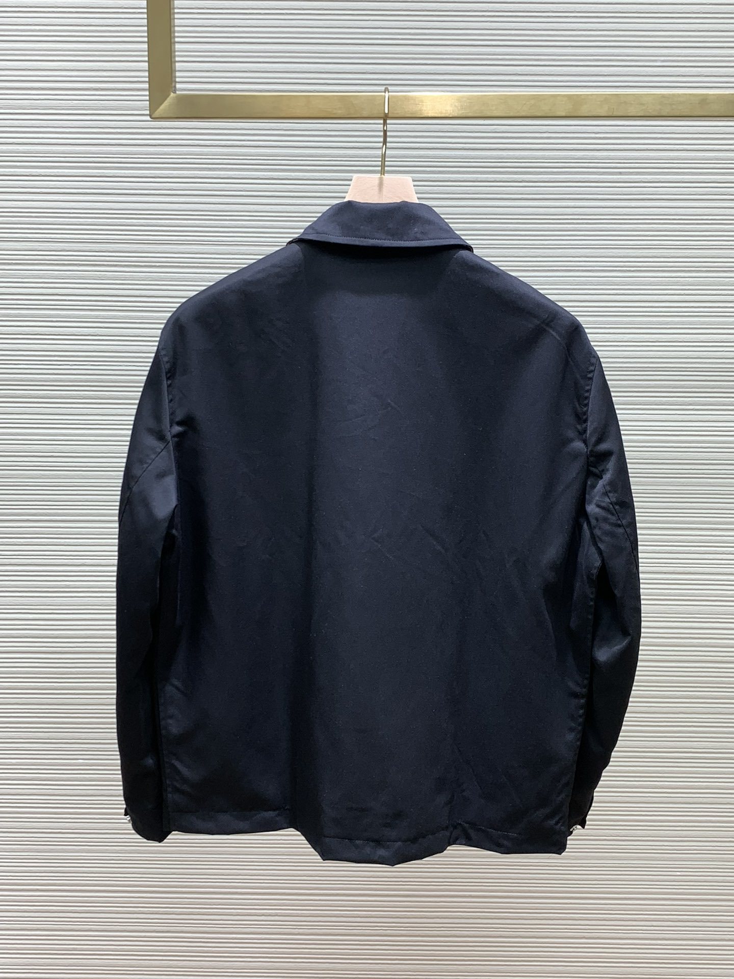 Burberry 巴宝莉,2024秋冬最新品,官网、专柜同步有售,售价16920,休闲版型哈林顿外套,选
