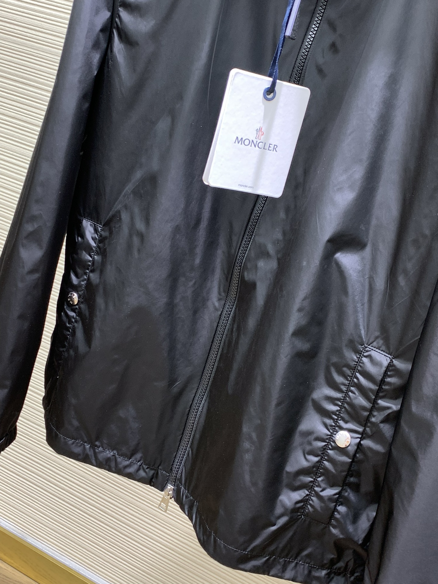 Moncler 蒙口，2024秋冬最新品，专柜同步有售，贸易公司订单，唯一能做原单老鼠狠货，连帽休闲夹克