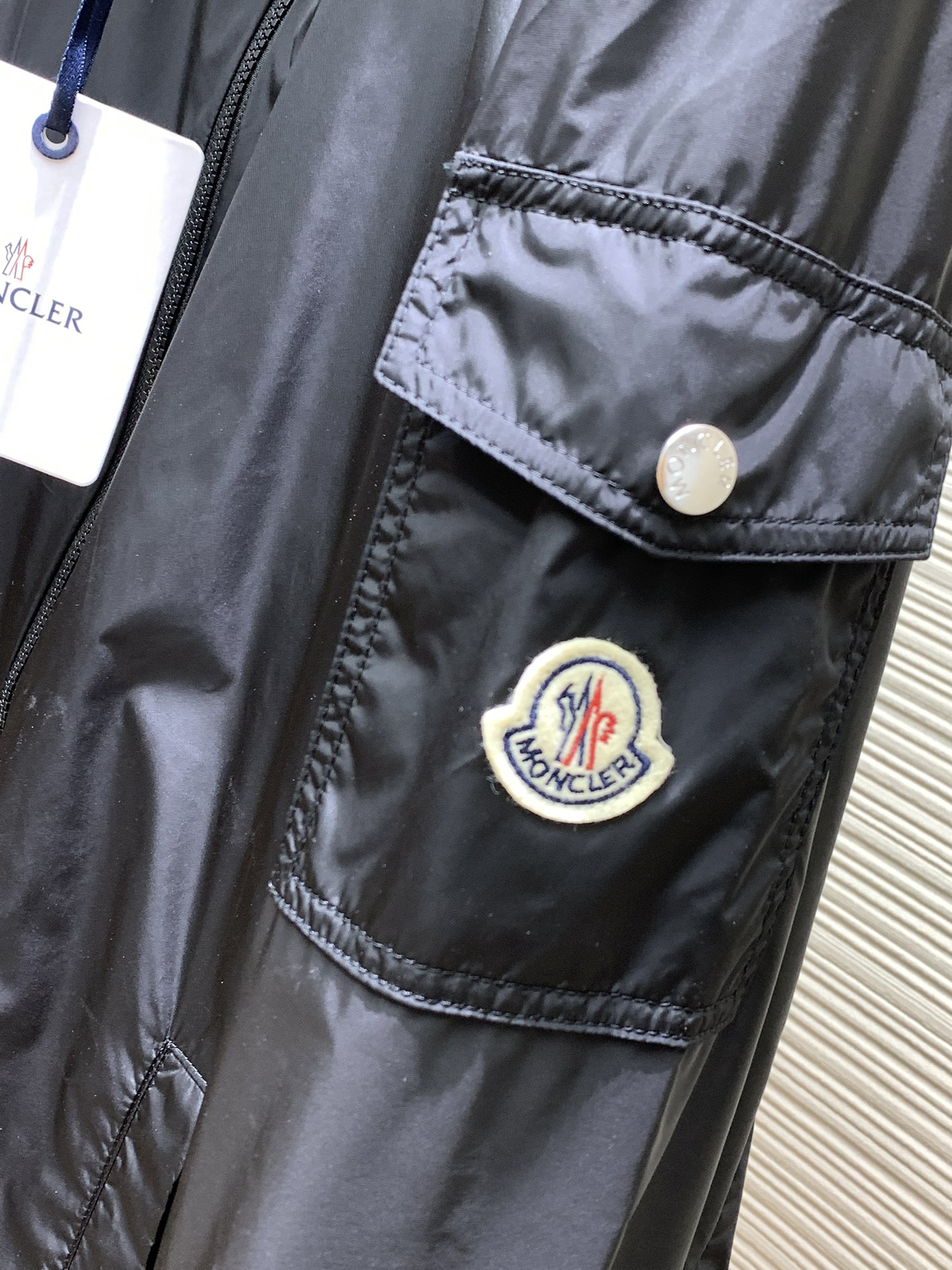Moncler 蒙口，2024秋冬最新品，专柜同步有售，贸易公司订单，唯一能做原单老鼠狠货，连帽休闲夹克