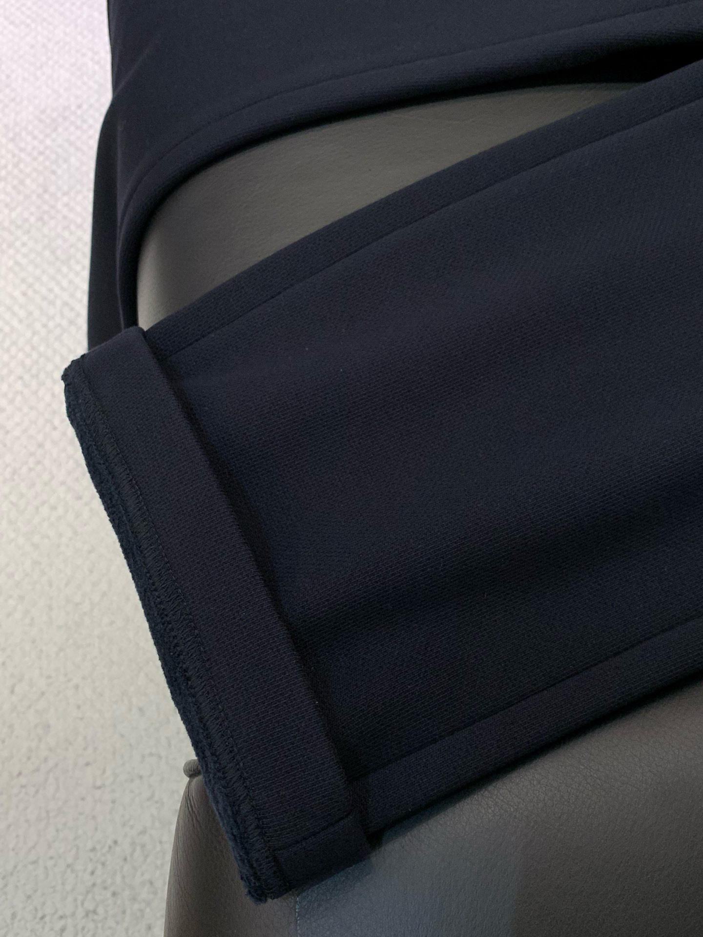 ，LouisVuitton 路易威登，2025冬季最新款，专柜同步有售，原单狠货，时尚➕绒休闲裤，上身很