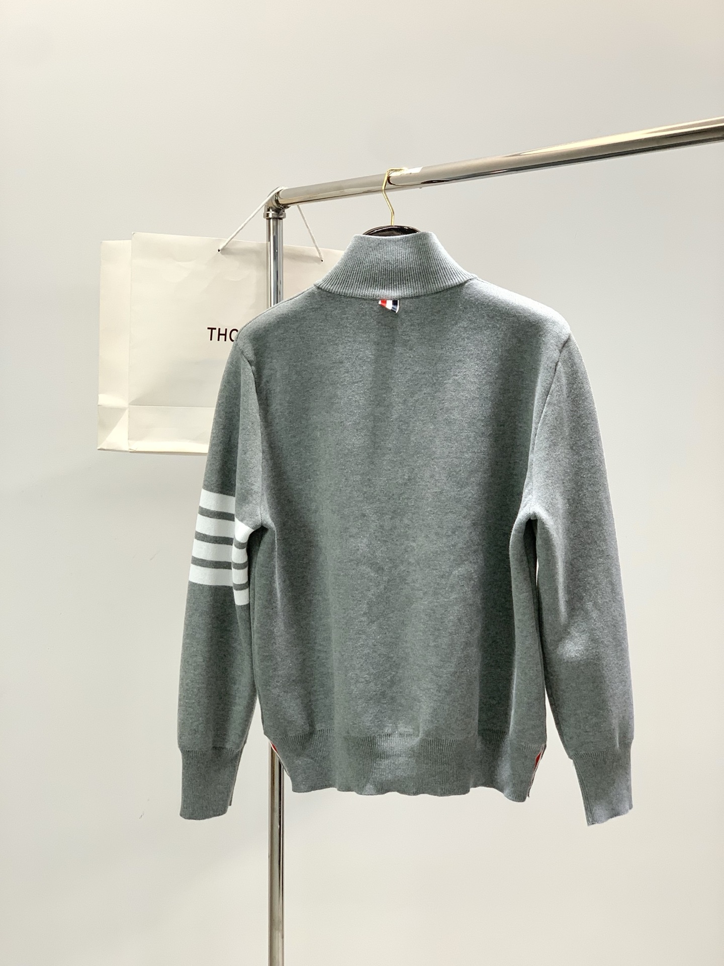 ，Thom Browne 汤姆·布朗 ，秋季最新品，时尚休闲针织毛衣，专柜同步有售，原单狠货，采用进口原版面料，舒适度极