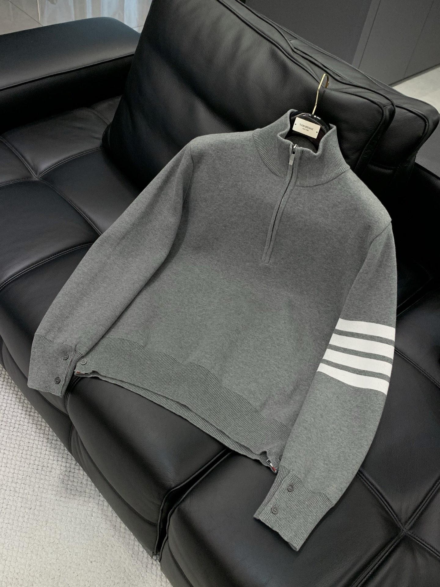 ，Thom Browne 汤姆·布朗 ，秋季最新品，时尚休闲针织毛衣，专柜同步有售，原单狠货，采用进口原版面料，舒适度极