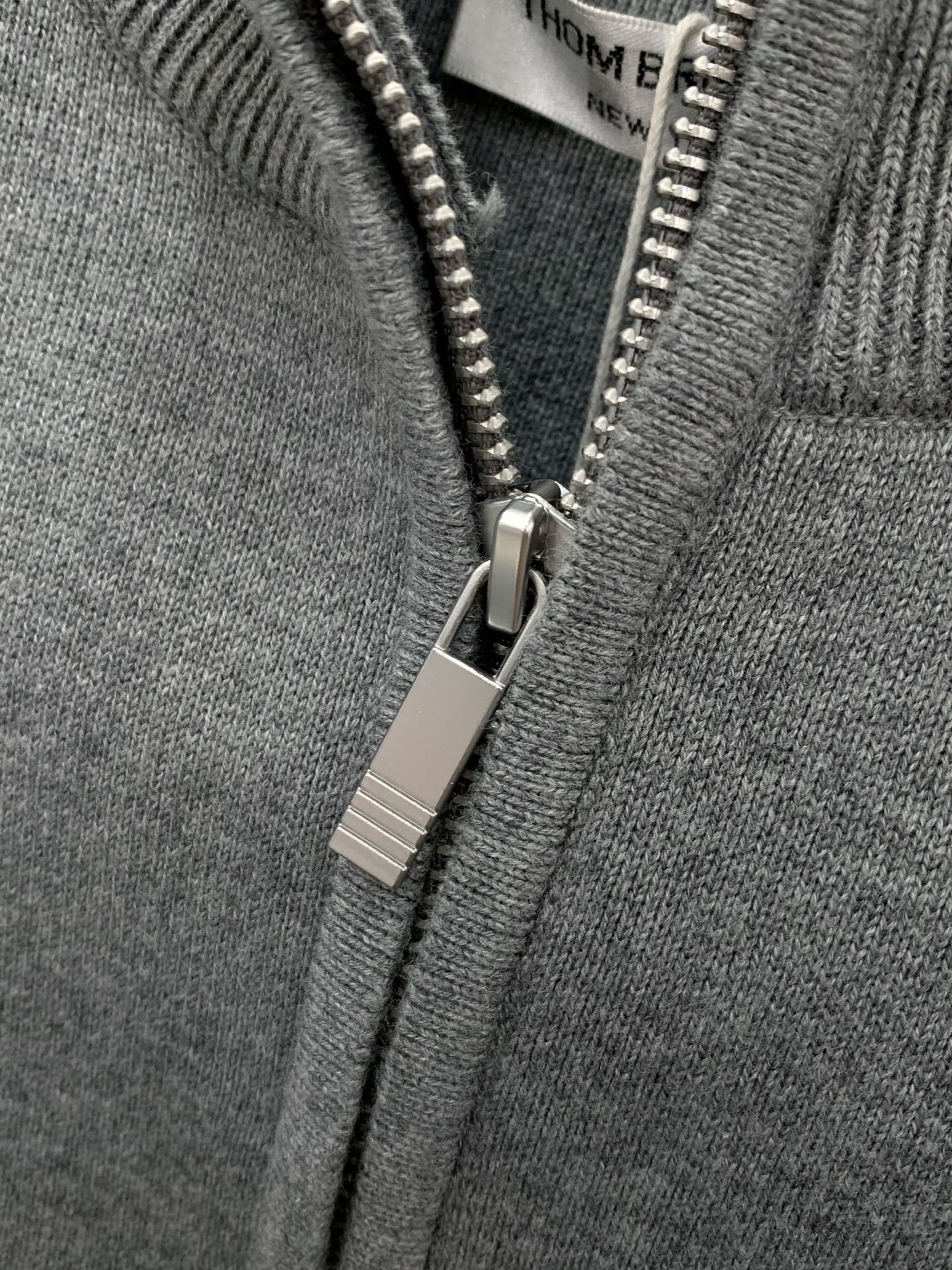 ，Thom Browne 汤姆·布朗 ，秋季最新品，时尚休闲针织毛衣，专柜同步有售，原单狠货，采用进口原版面料，舒适度极