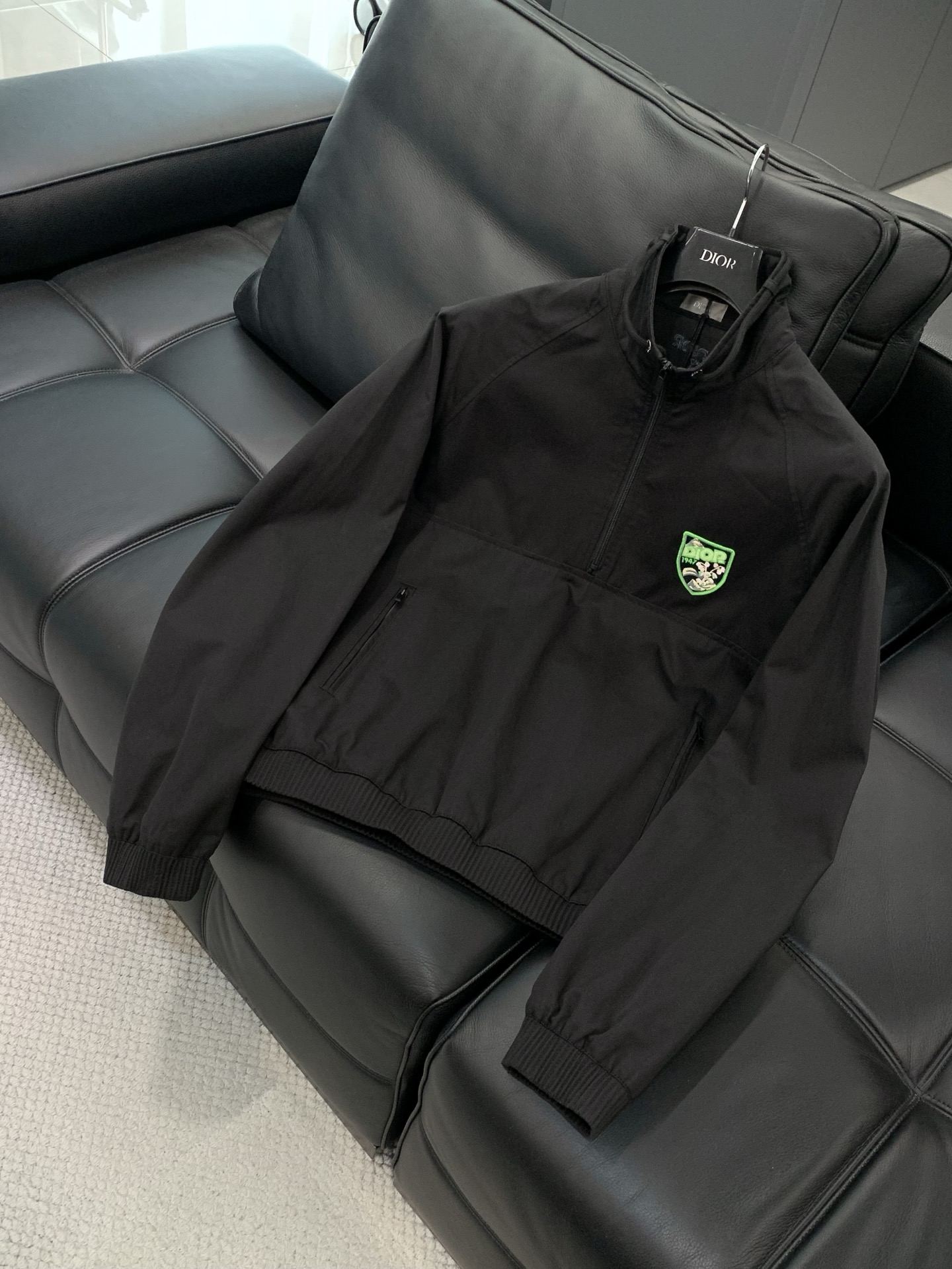，Dior 迪奥， 2025秋季新品，专柜同步有售，简约时尚休闲立领卫衣，原版进口面料，舒适透气，顶级刺