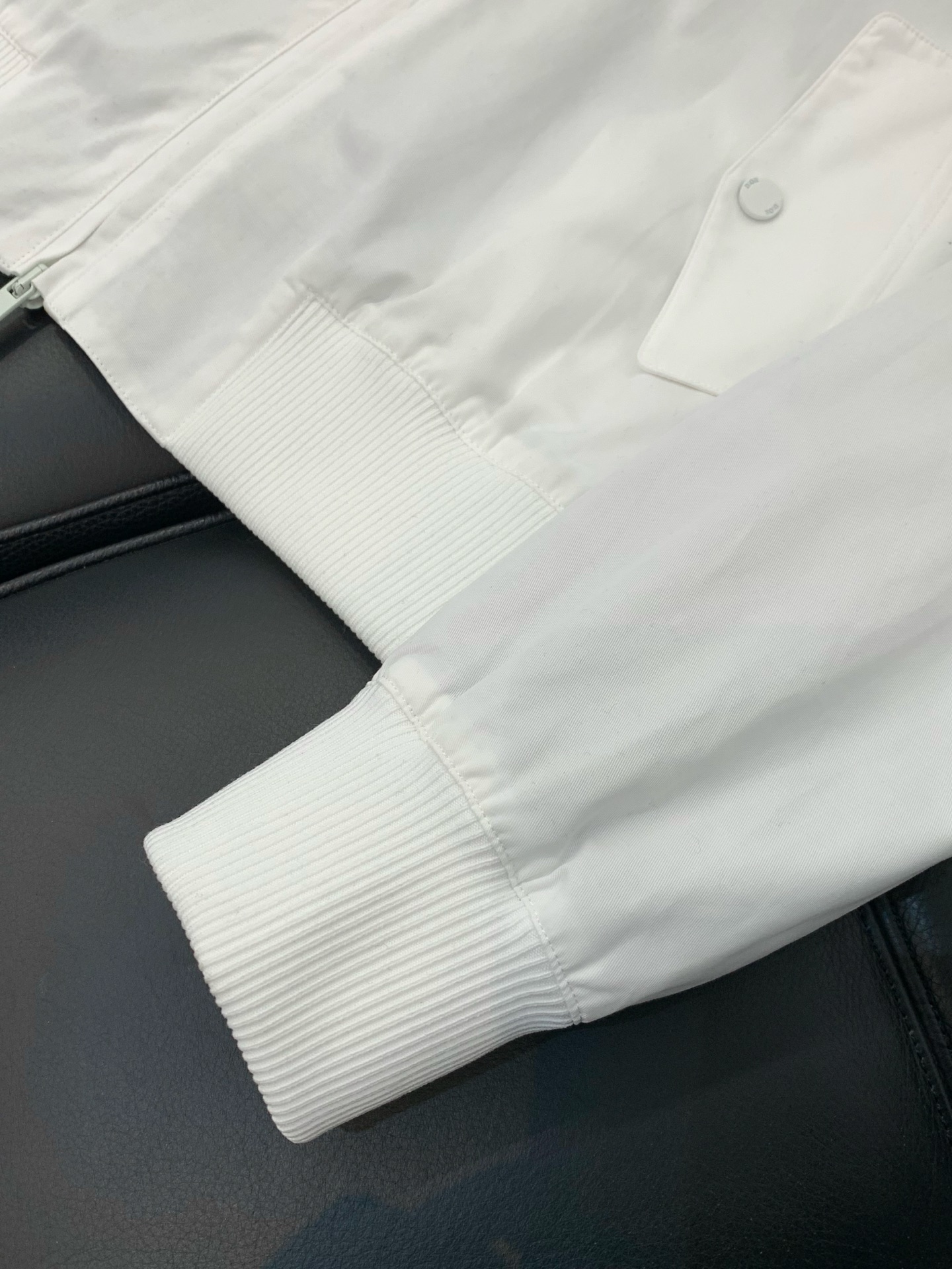 ，Dior 迪奥， 2025秋季新品，专柜同步有售，简约时尚休闲夹克立领外套，原版进口面料，舒适透气，顶