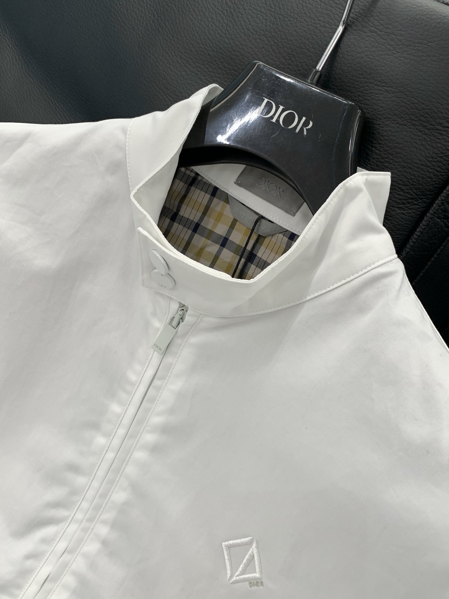 ，Dior 迪奥， 2025秋季新品，专柜同步有售，简约时尚休闲夹克立领外套，原版进口面料，舒适透气，顶