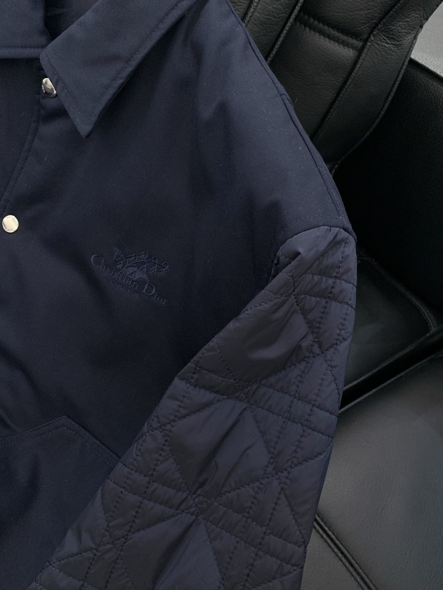 ，Dior 迪奥， 2025冬季新品，专柜同步有售，简约时尚休闲➕棉夹克翻领外套，原版进口面料，舒适透气