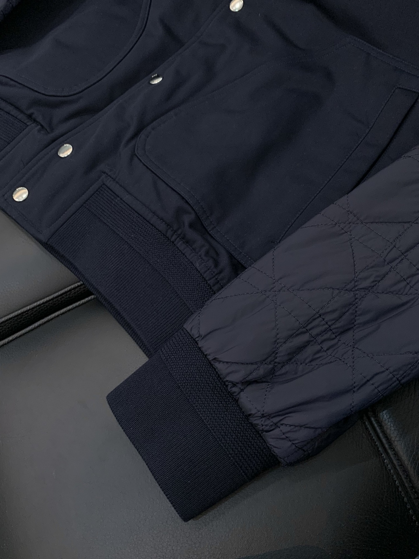 ，Dior 迪奥， 2025冬季新品，专柜同步有售，简约时尚休闲➕棉夹克翻领外套，原版进口面料，舒适透气