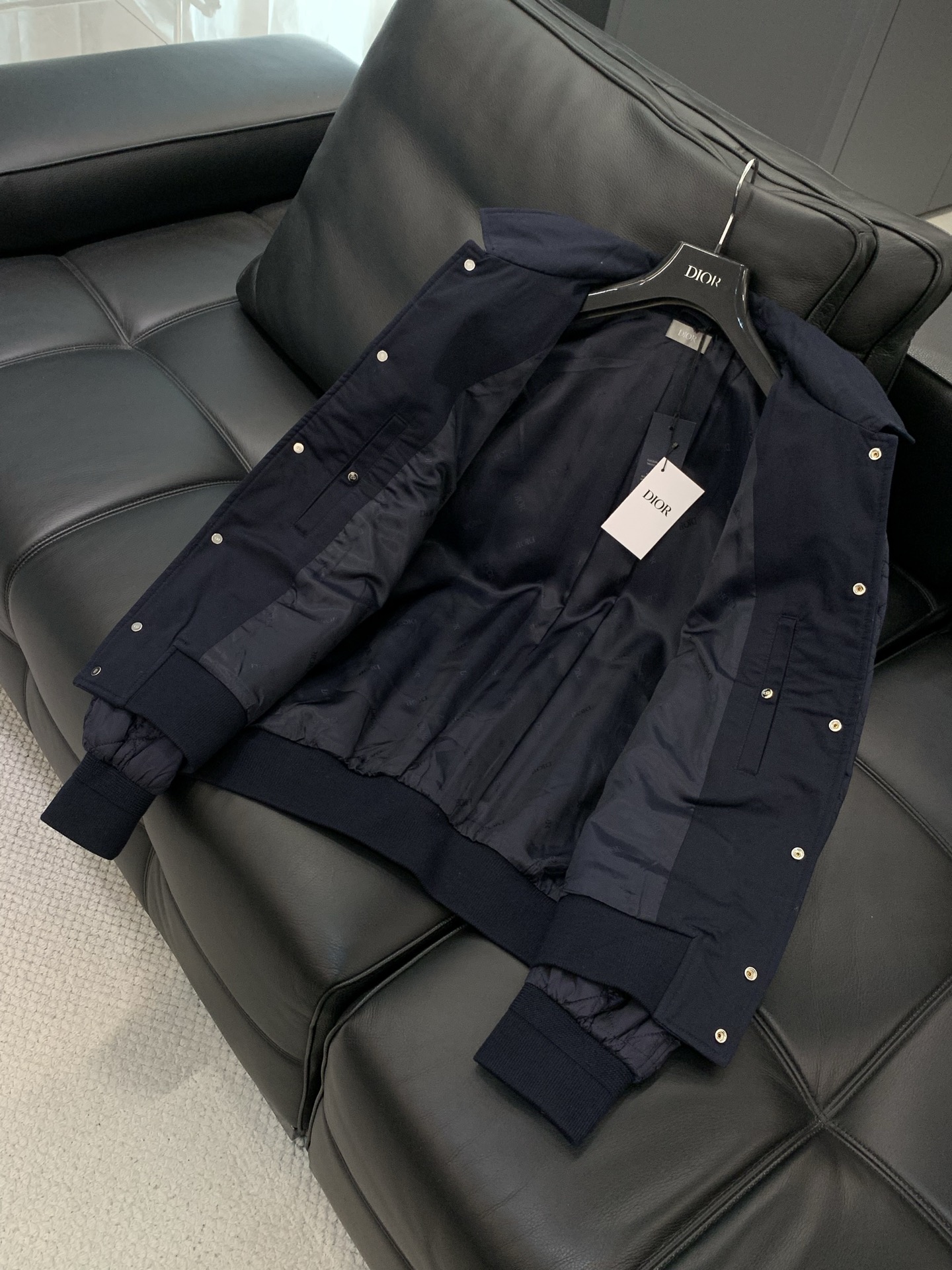 ，Dior 迪奥， 2025冬季新品，专柜同步有售，简约时尚休闲➕棉夹克翻领外套，原版进口面料，舒适透气