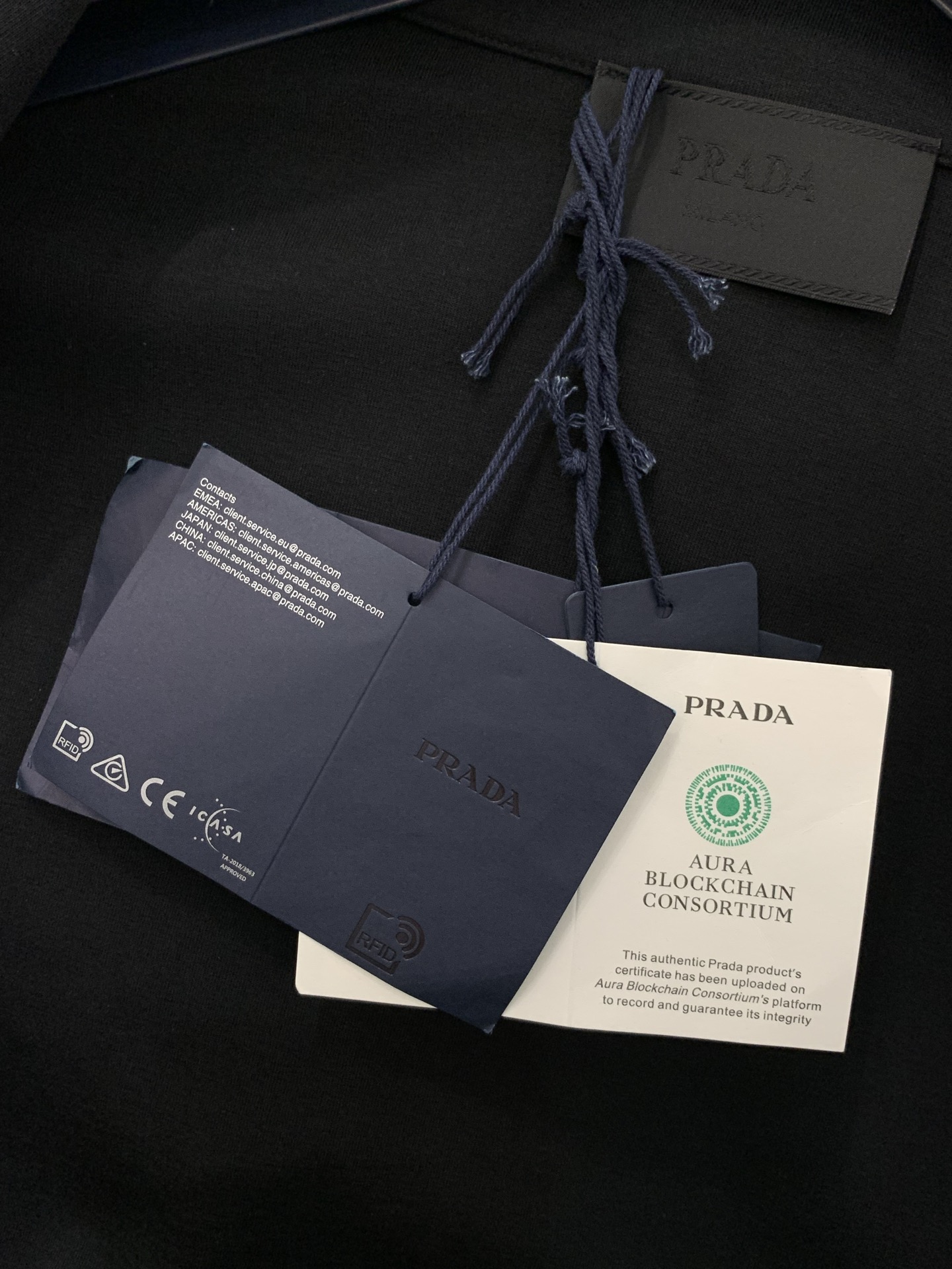 ，PRADA 普拉达，2025秋季最新品，专柜同步有售，时尚休闲夹克外套，进口原版面料，做工极为复杂，唯