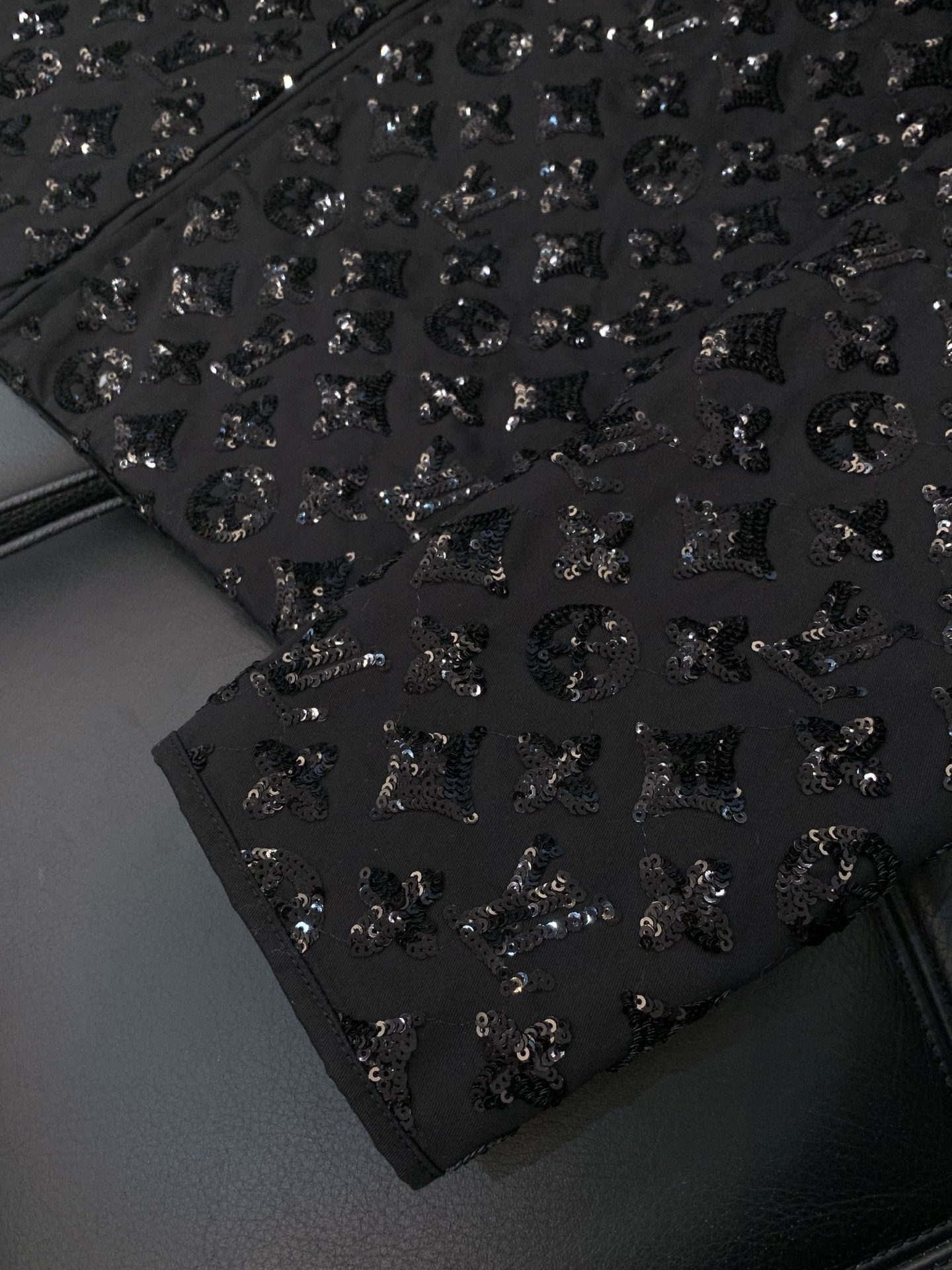 ，LouisVuitton 路易威登，2025秋冬最新款，专柜同步有售，原单狠货，时尚休闲夹克翻领外套，