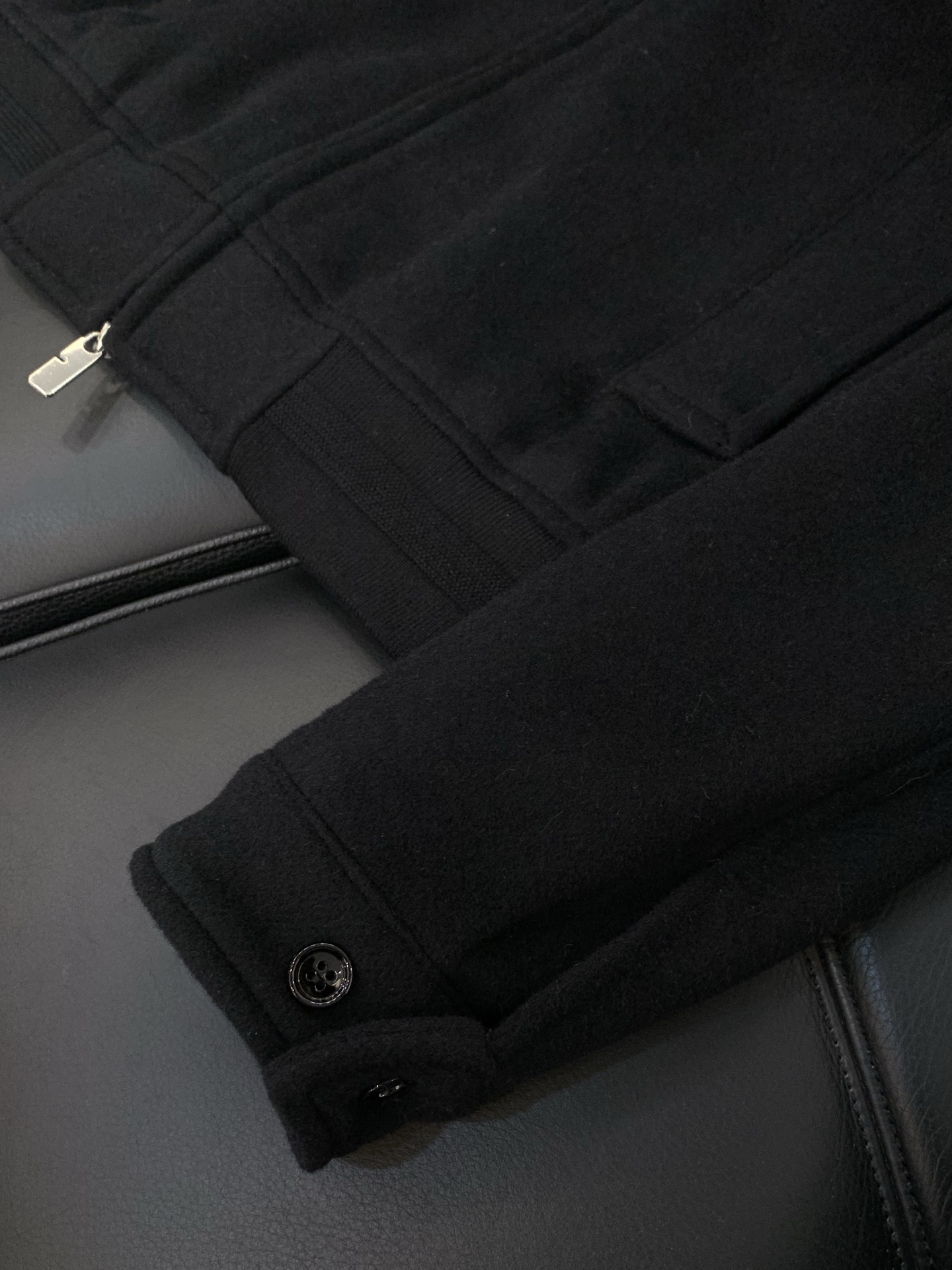 ，Burberry 巴宝莉，2025秋冬最新品，专柜同步有售，原单狠货，时尚休闲夹克外套，进口原版面料，