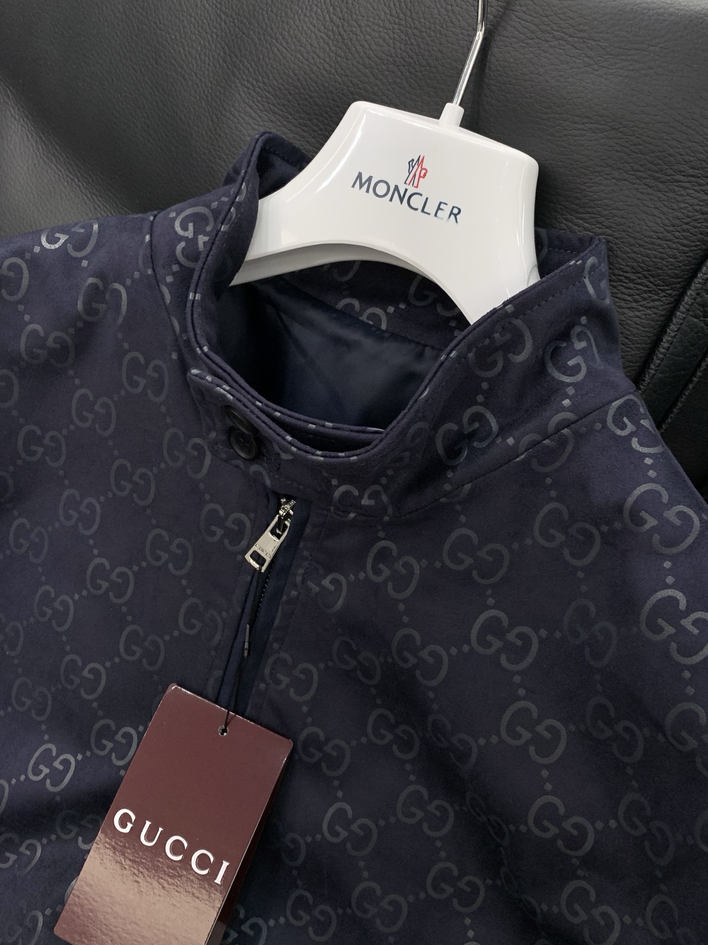 ，Gucci 古驰，2025秋冬最新款，专柜同步有售，原单狠货，时尚休闲夹克外套，上身很有特点！吸睛而有