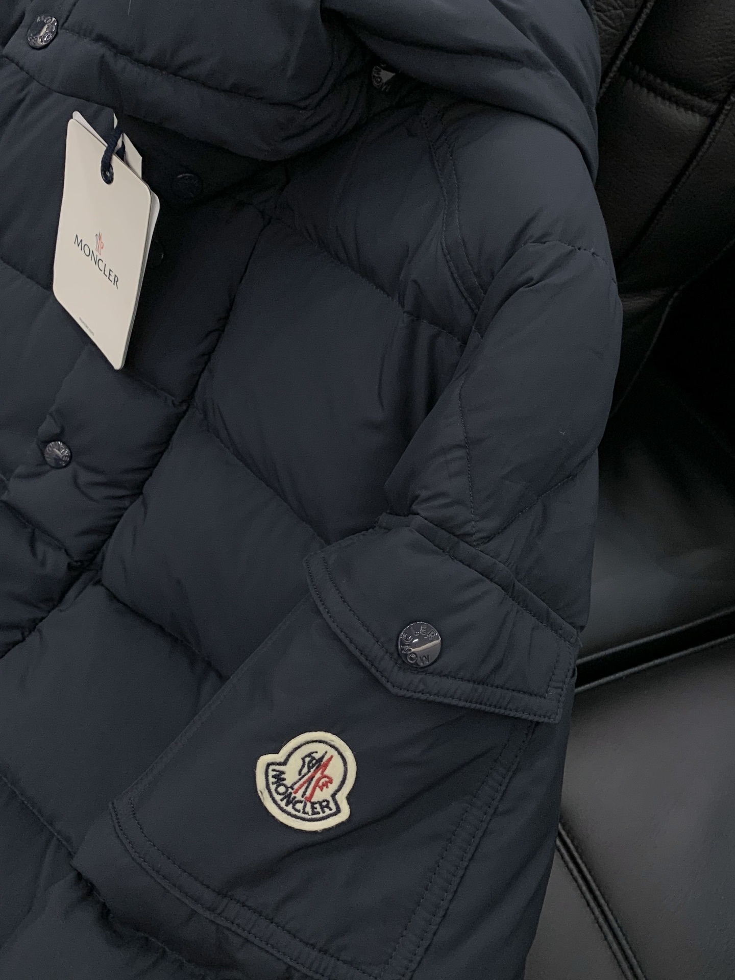 ，Moncler 蒙口，2025冬季最新品，专柜同步有售，原单狠货，时尚休闲连帽羽绒服（马甲），上身舒适