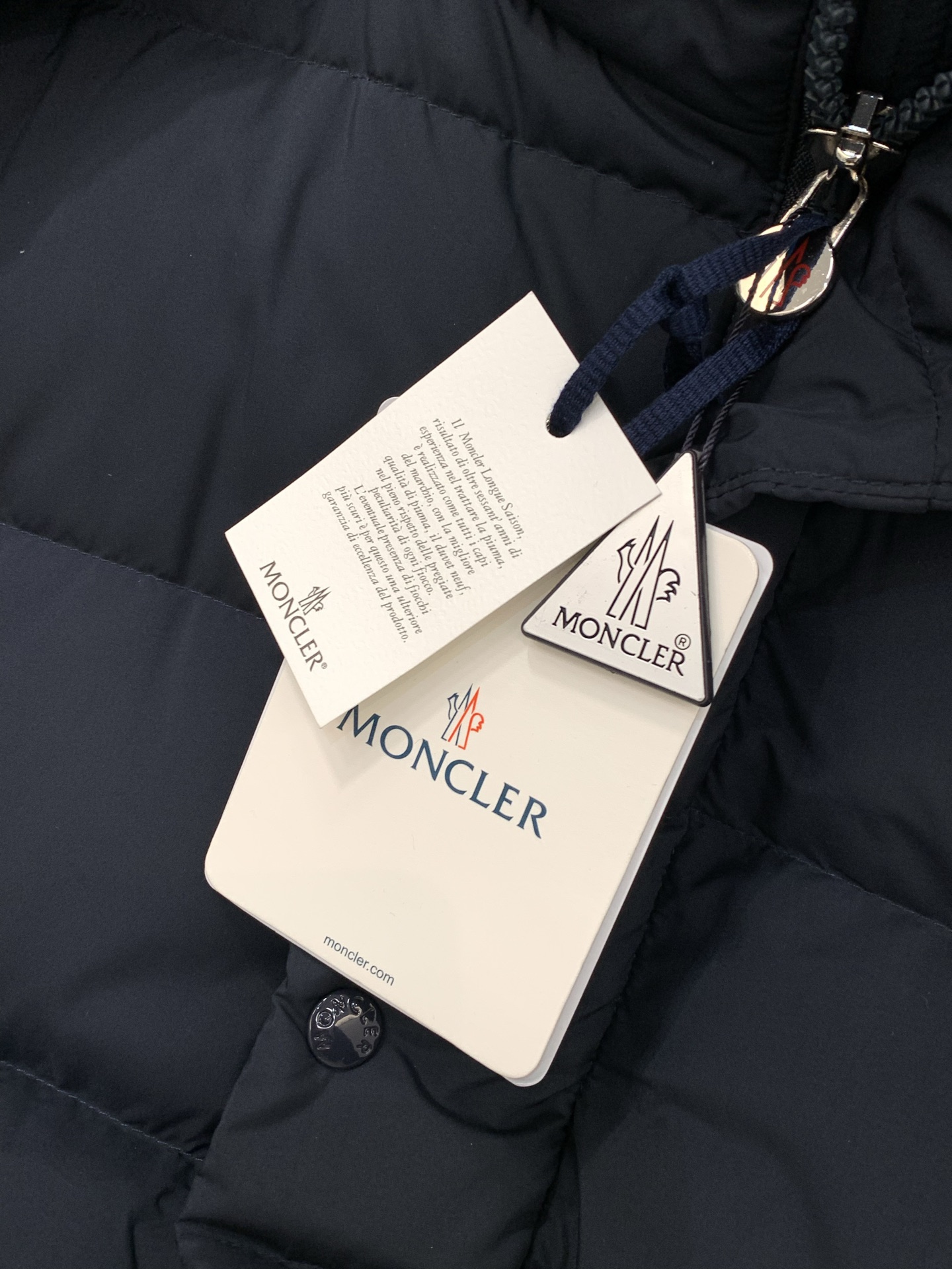 ，Moncler 蒙口，2025冬季最新品，专柜同步有售，原单狠货，时尚休闲连帽羽绒服（马甲），上身舒适