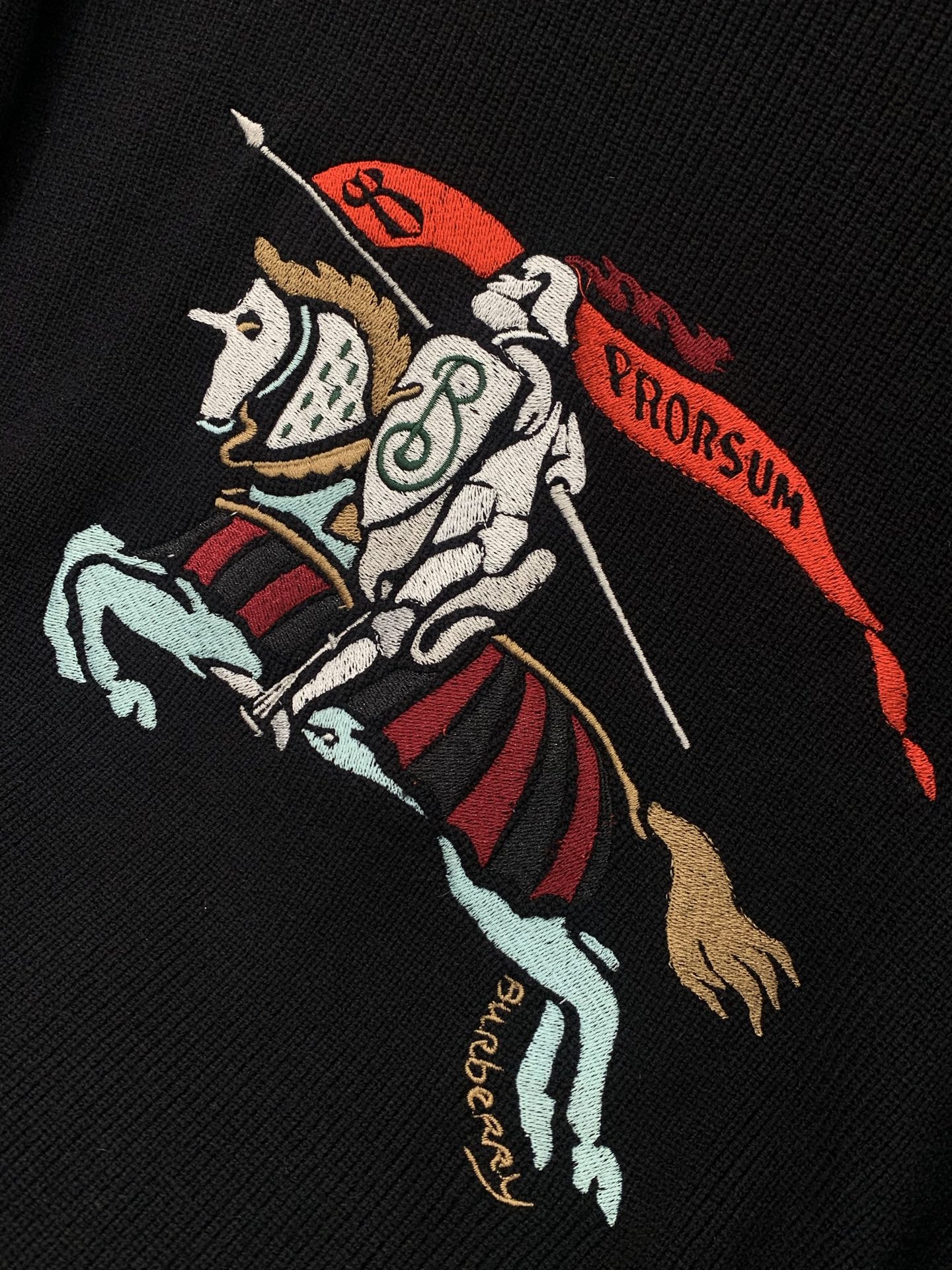 ，Burberry 巴宝莉，2025冬季最新品，专柜同步有售，原单狠货，时尚休闲圆领针织毛衣，进口原版面