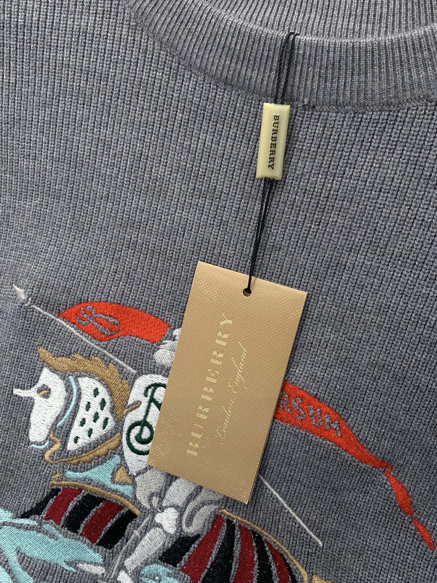 ，Burberry 巴宝莉，2025冬季最新品，专柜同步有售，原单狠货，时尚休闲圆领针织毛衣，进口原版面