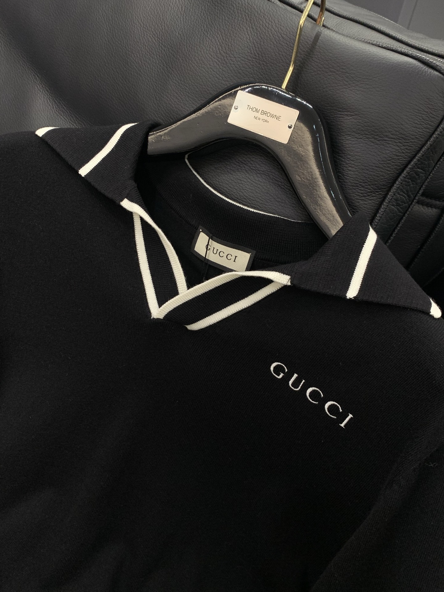 ，Gucci 古驰，2025冬季最新款，专柜同步有售，原单狠货，时尚休闲翻领针织毛衣，上身很有特点！吸睛