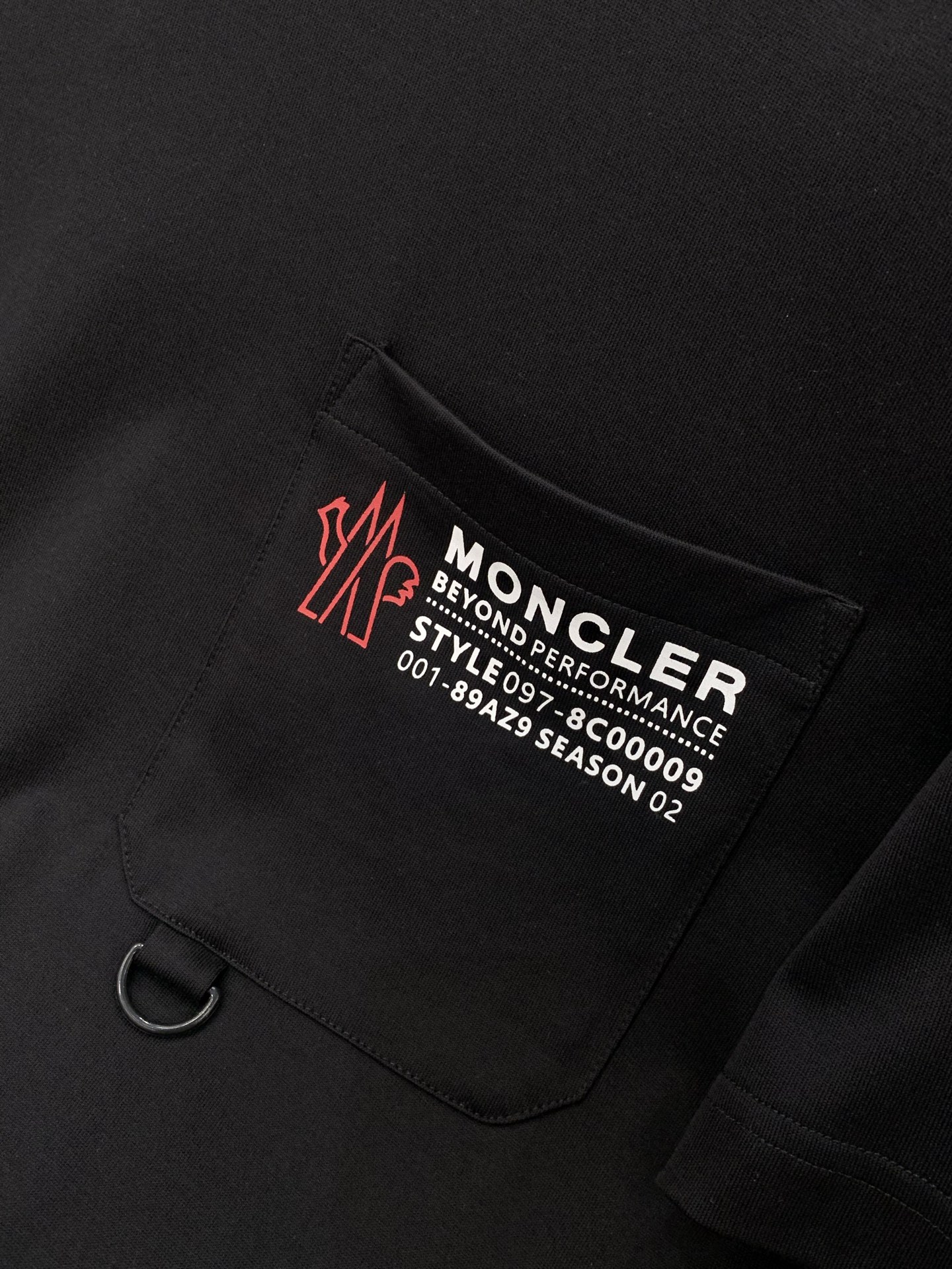 ，Moncler 蒙口，2025夏季最新品，专柜同步有售，原单狠货，时尚休闲圆领短袖T恤，上身舒适！吸睛
