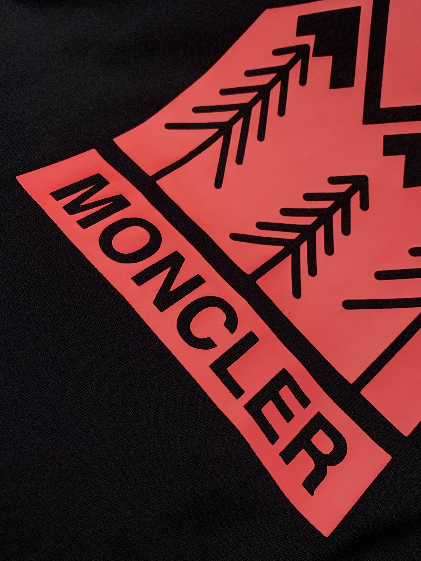 ，Moncler 蒙口，2025夏季最新品，专柜同步有售，原单狠货，时尚休闲圆领短袖T恤，上身舒适！吸睛