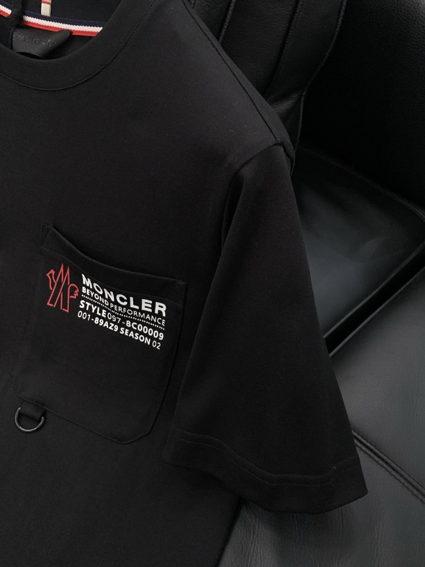 ，Moncler 蒙口，2025夏季最新品，专柜同步有售，原单狠货，时尚休闲圆领短袖T恤，上身舒适！吸睛