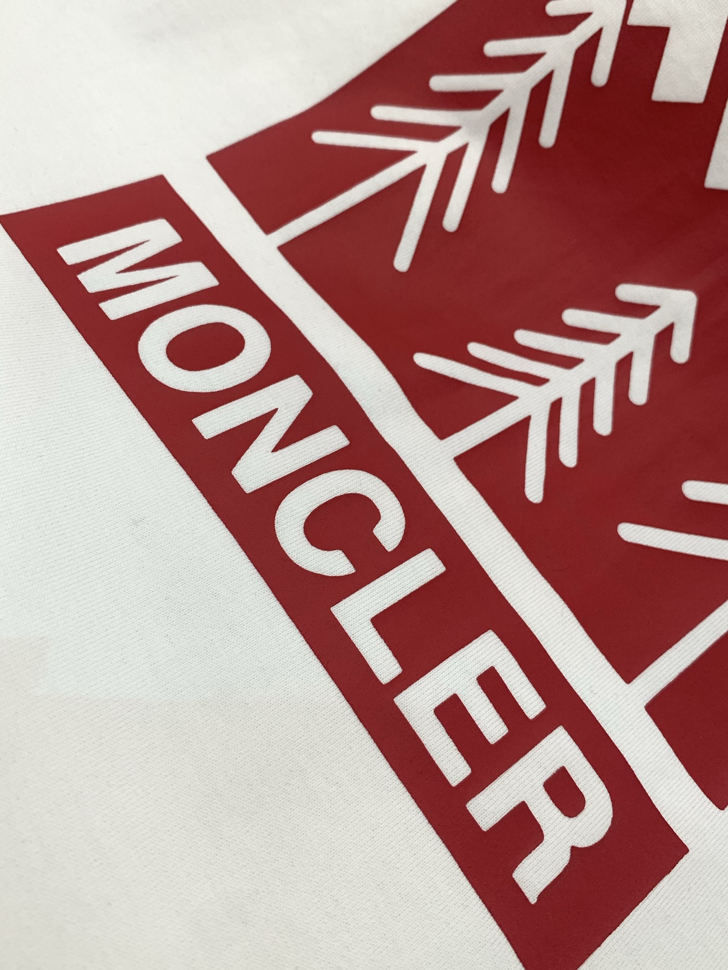 ，Moncler 蒙口，2025夏季最新品，专柜同步有售，原单狠货，时尚休闲圆领短袖T恤，上身舒适！吸睛
