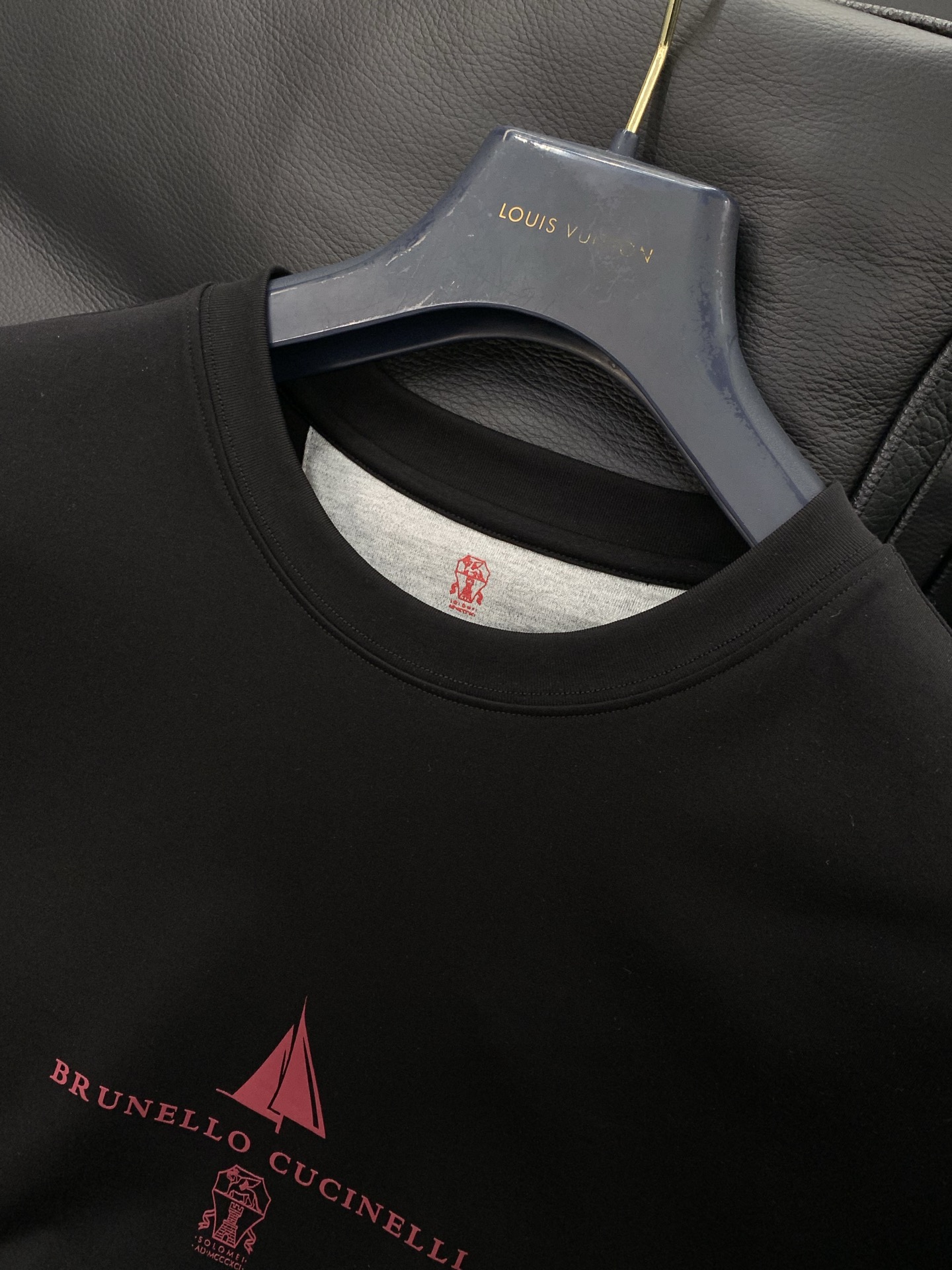 ，意大利神狮，2025夏季最新品，专柜同步有售，原单狠货，时尚休闲圆领短袖T恤，采用进口原版面料，顶级印