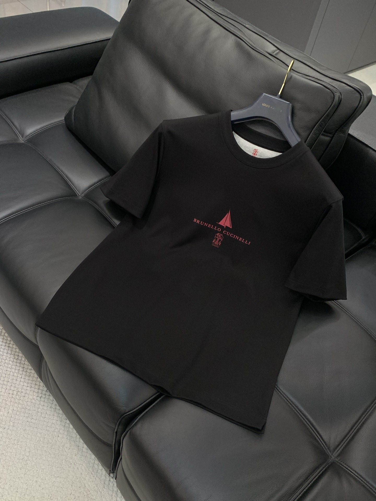 ，意大利神狮，2025夏季最新品，专柜同步有售，原单狠货，时尚休闲圆领短袖T恤，采用进口原版面料，顶级印