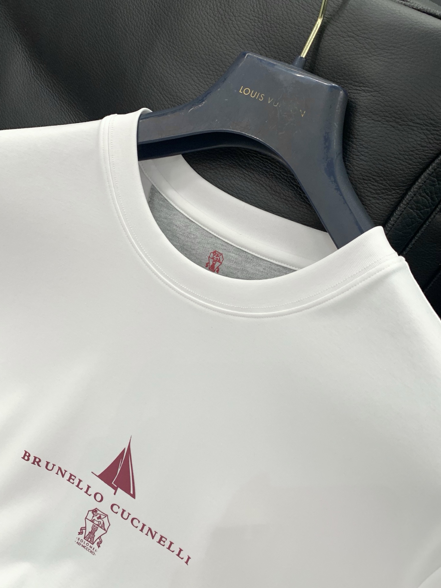 ，意大利神狮，2025夏季最新品，专柜同步有售，原单狠货，时尚休闲圆领短袖T恤，采用进口原版面料，顶级印