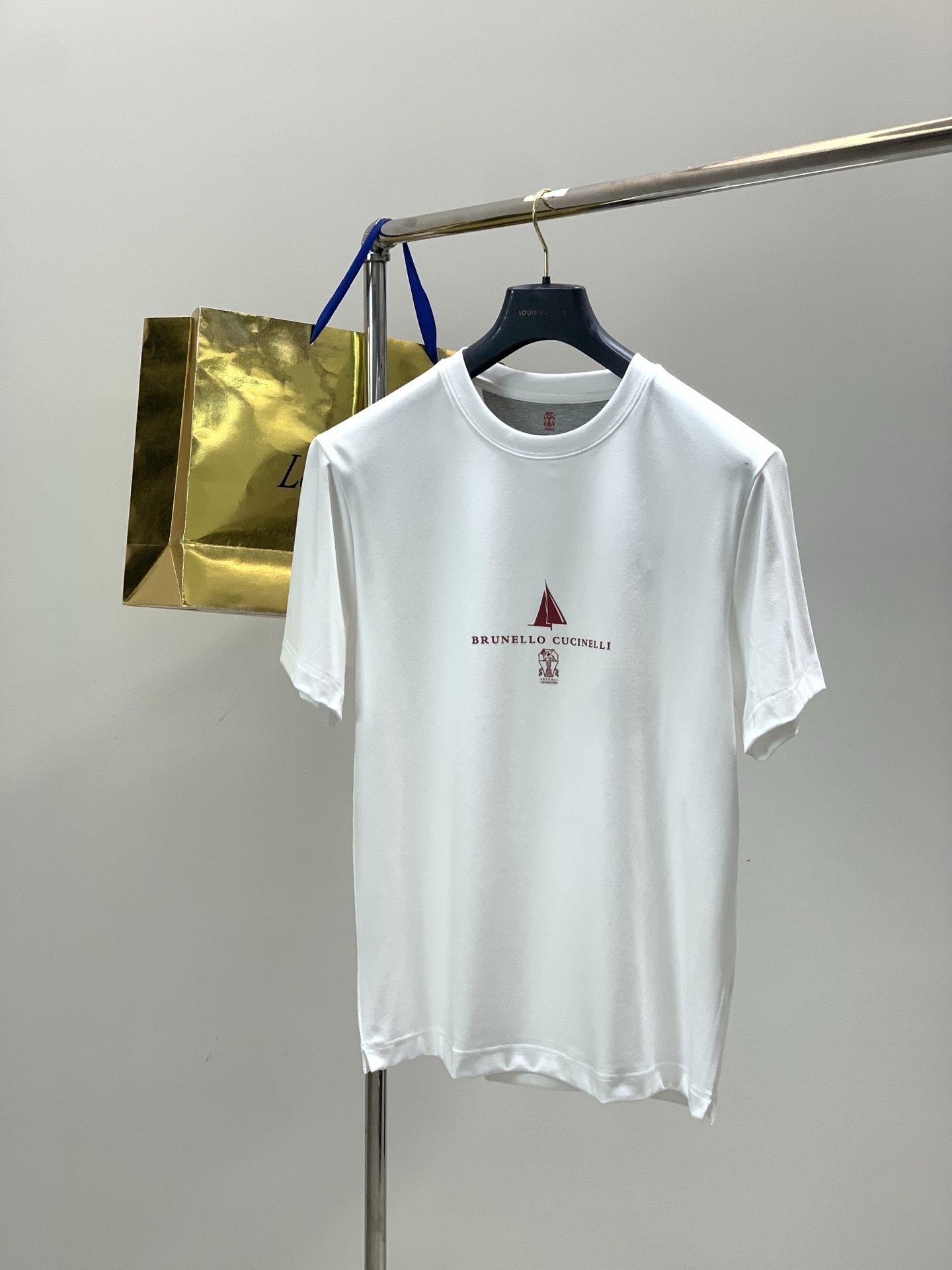 ，意大利神狮，2025夏季最新品，专柜同步有售，原单狠货，时尚休闲圆领短袖T恤，采用进口原版面料，顶级印