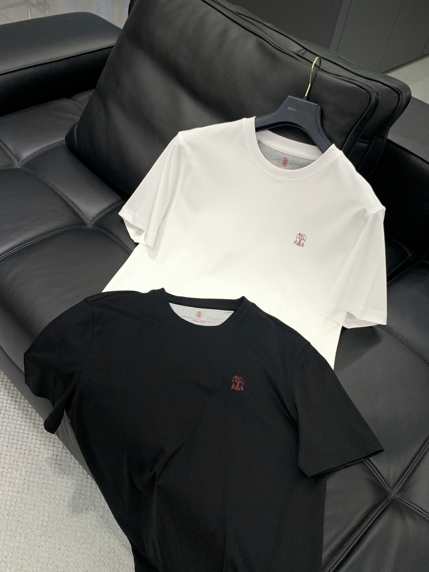 ，意大利神狮，2025夏季最新品，专柜同步有售，原单狠货，时尚休闲圆领短袖T恤，采用进口原版面料，顶级印