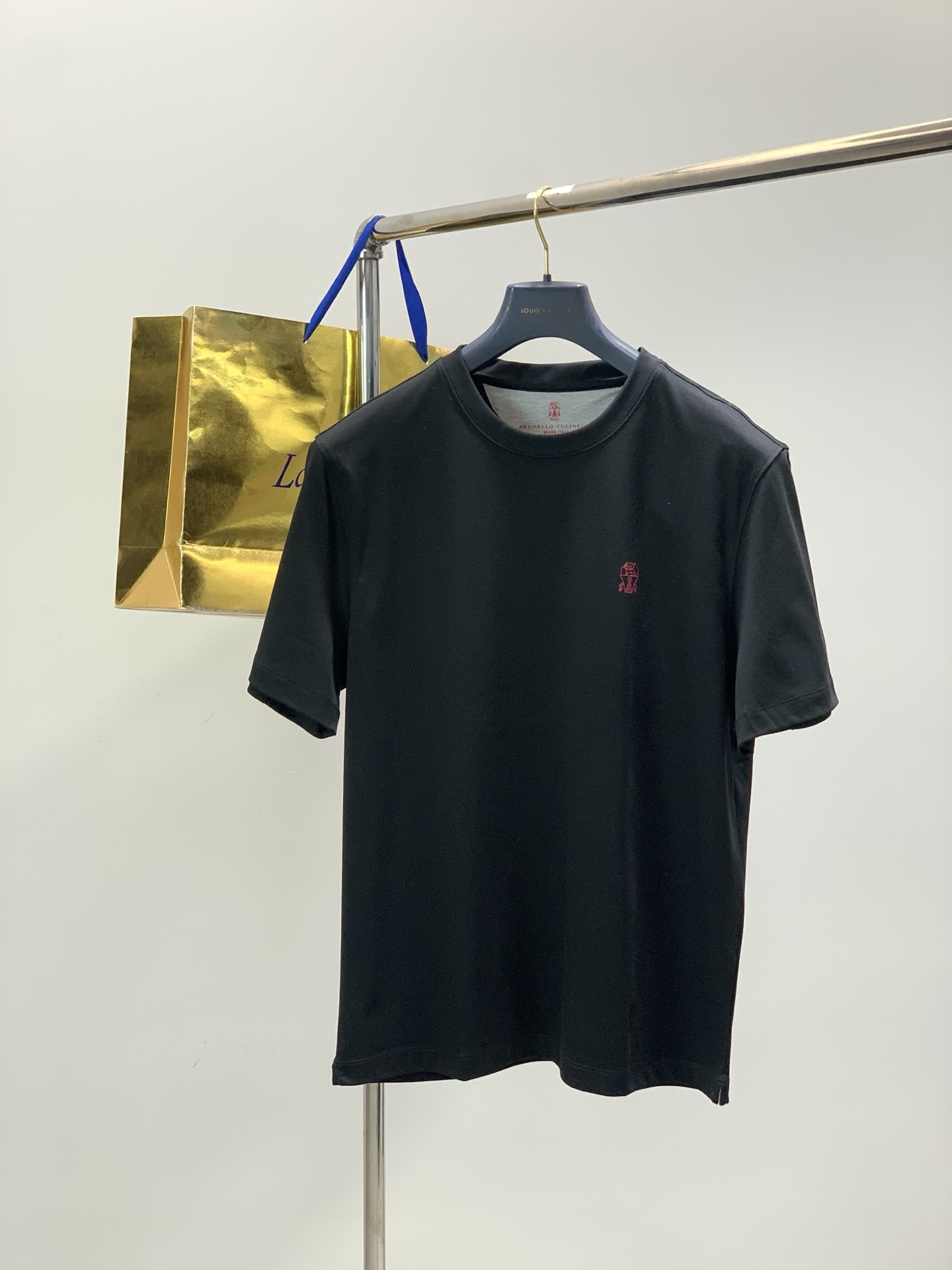 ，意大利神狮，2025夏季最新品，专柜同步有售，原单狠货，时尚休闲圆领短袖T恤，采用进口原版面料，顶级印