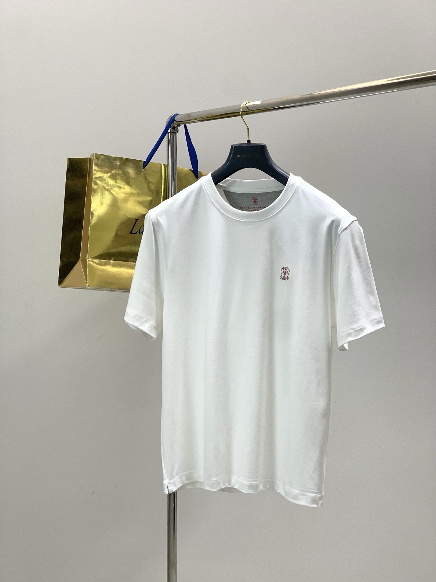 ，意大利神狮，2025夏季最新品，专柜同步有售，原单狠货，时尚休闲圆领短袖T恤，采用进口原版面料，顶级印