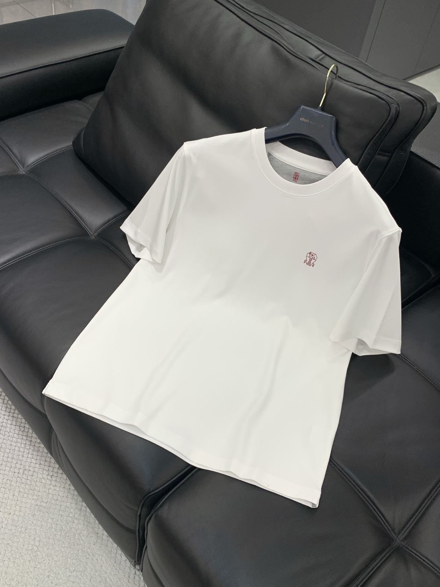 ，意大利神狮，2025夏季最新品，专柜同步有售，原单狠货，时尚休闲圆领短袖T恤，采用进口原版面料，顶级印