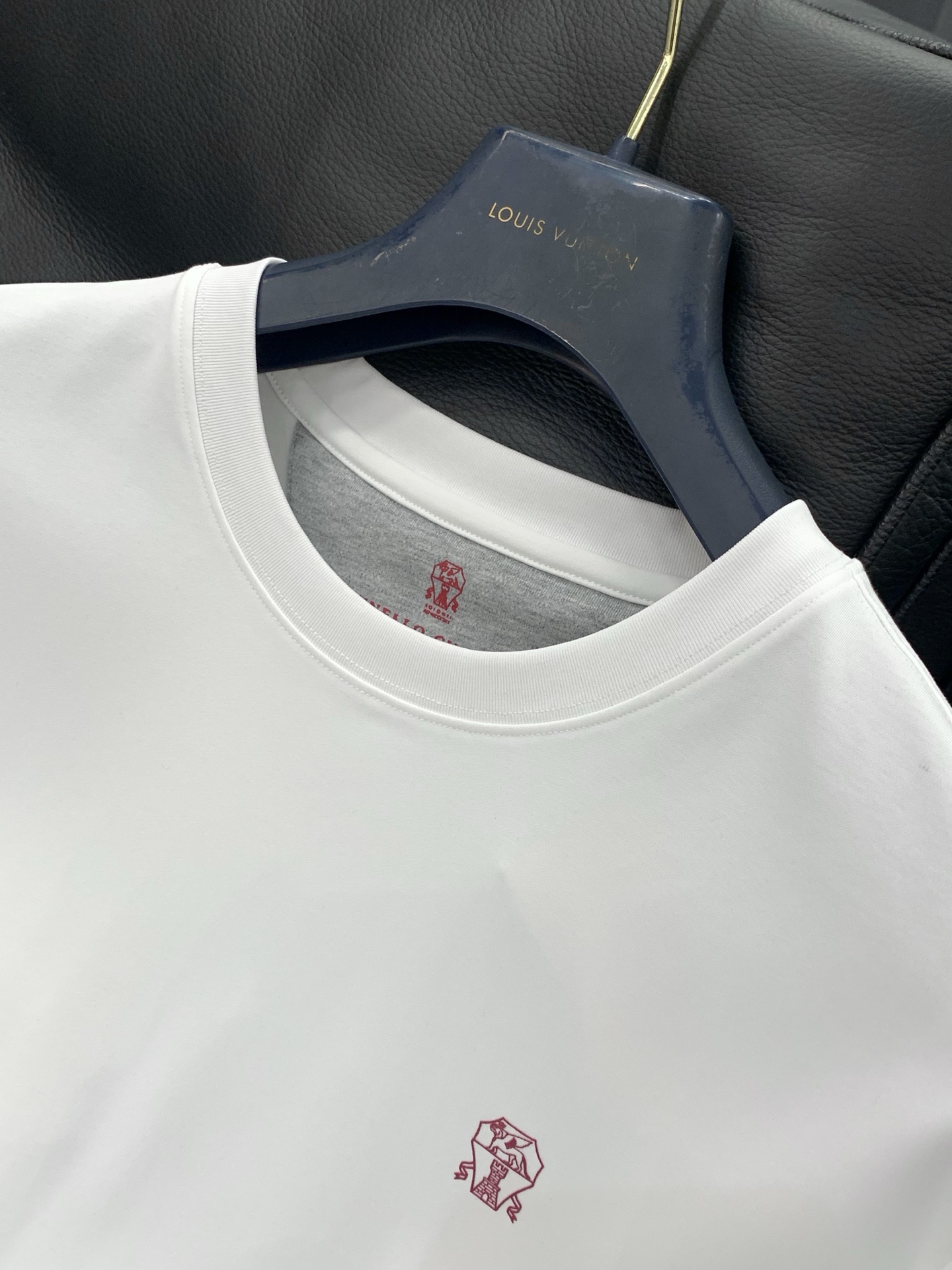 ，意大利神狮，2025夏季最新品，专柜同步有售，原单狠货，时尚休闲圆领短袖T恤，采用进口原版面料，顶级印