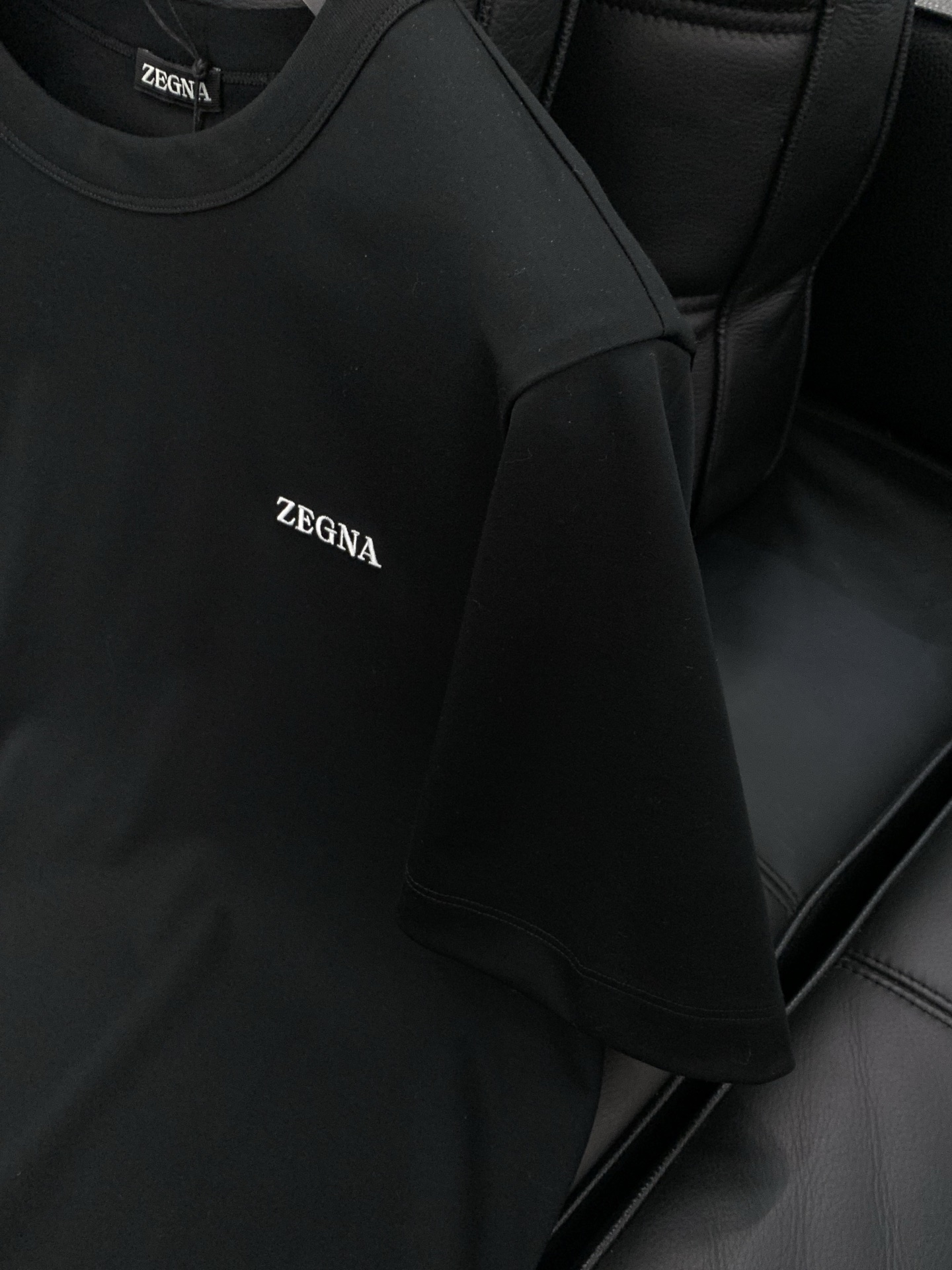 ，杰尼亚 Zegna，2025夏季最新品，专柜同步有售，原单狠货，时尚休闲圆领短袖T恤，采用进口原版面料
