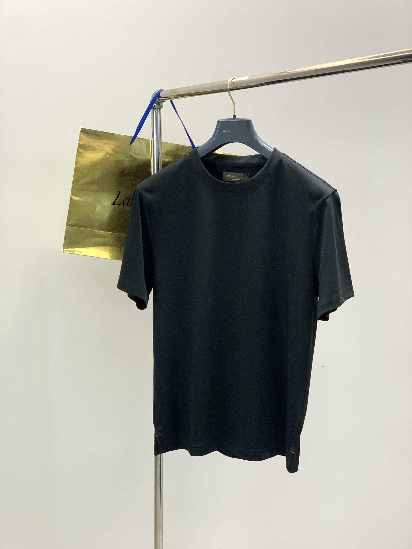 ，lp🆕(Loro Piana )，2025夏季最新品，专柜同步有售，原单狠货，时尚休闲圆领短袖T恤，采