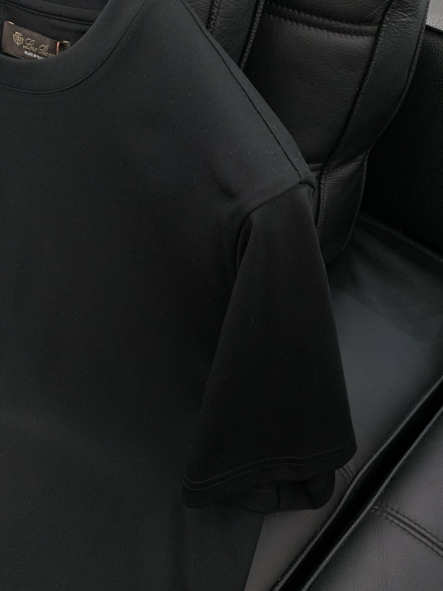 ，lp🆕(Loro Piana )，2025夏季最新品，专柜同步有售，原单狠货，时尚休闲圆领短袖T恤，采