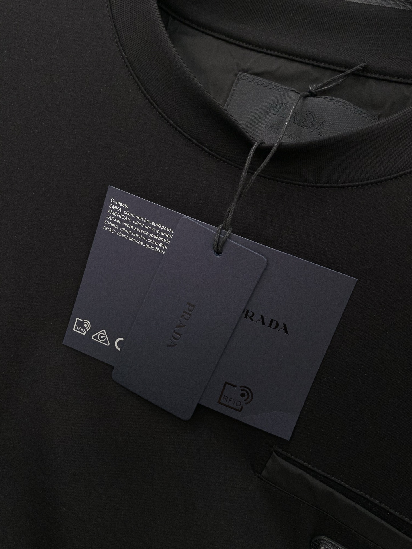 ，PRADA 普拉达，2025夏季最新品，专柜同步有售，时尚休闲圆领短袖T恤，进口原版面料，做工极为复杂