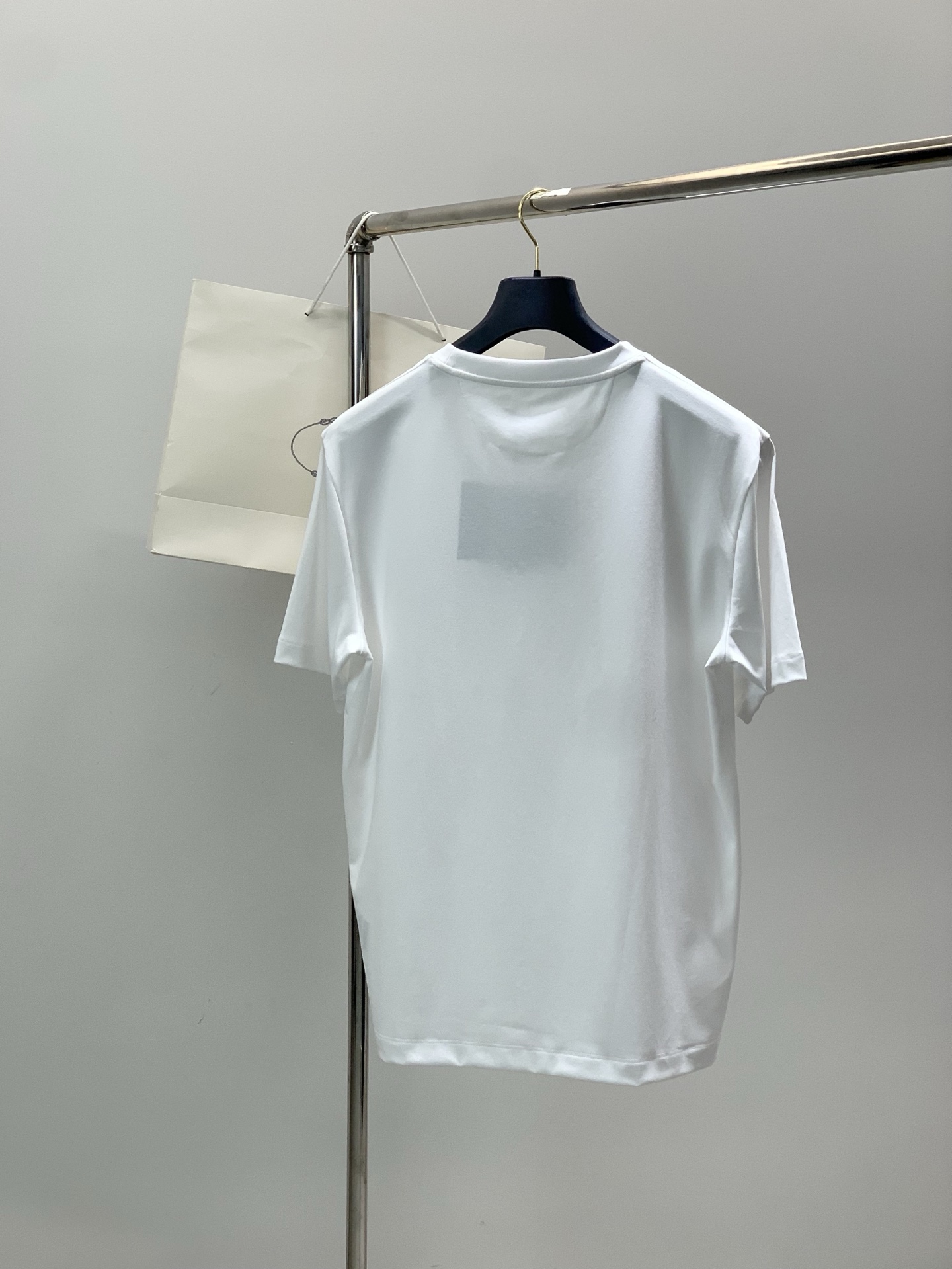 ，PRADA 普拉达，2025夏季最新品，专柜同步有售，时尚休闲圆领短袖T恤，进口原版面料，做工极为复杂