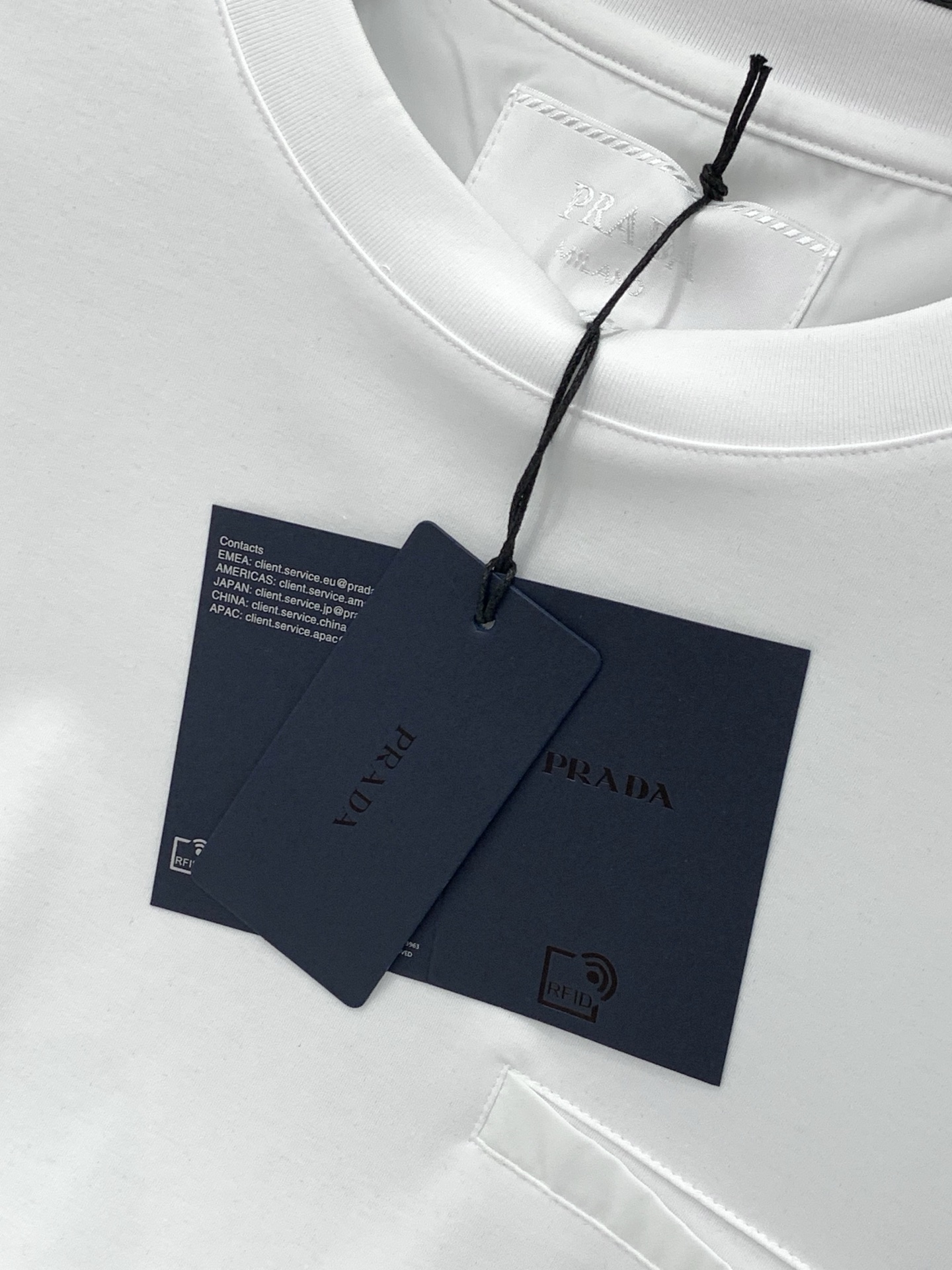 ，PRADA 普拉达，2025夏季最新品，专柜同步有售，时尚休闲圆领短袖T恤，进口原版面料，做工极为复杂