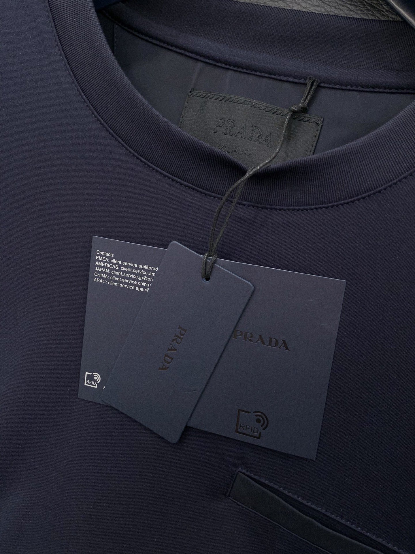 ，PRADA 普拉达，2025夏季最新品，专柜同步有售，时尚休闲圆领短袖T恤，进口原版面料，做工极为复杂