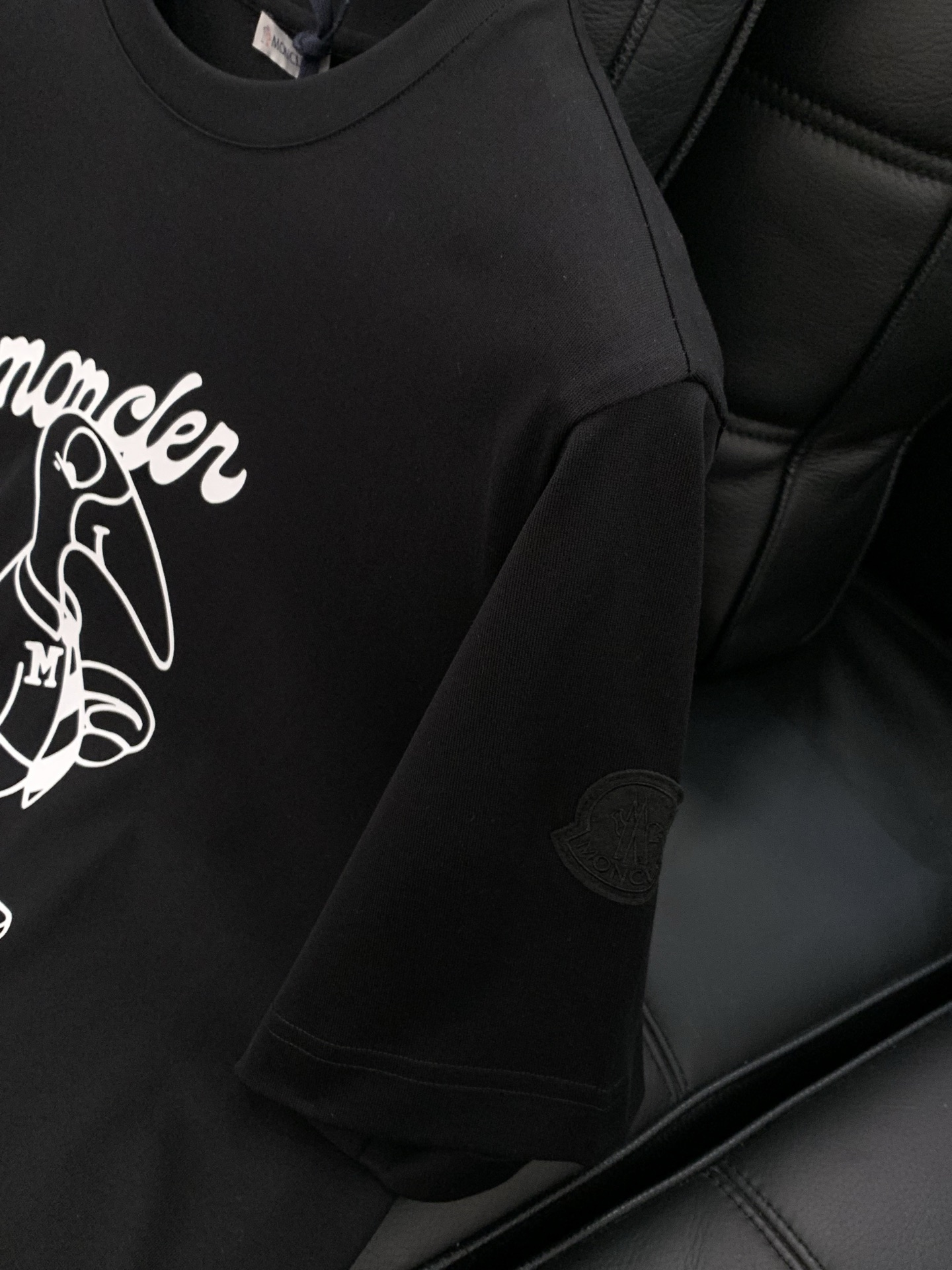 ，Moncler 蒙口，2025夏季最新品，专柜同步有售，原单狠货，时尚休闲圆领短袖T恤，上身舒适！吸睛