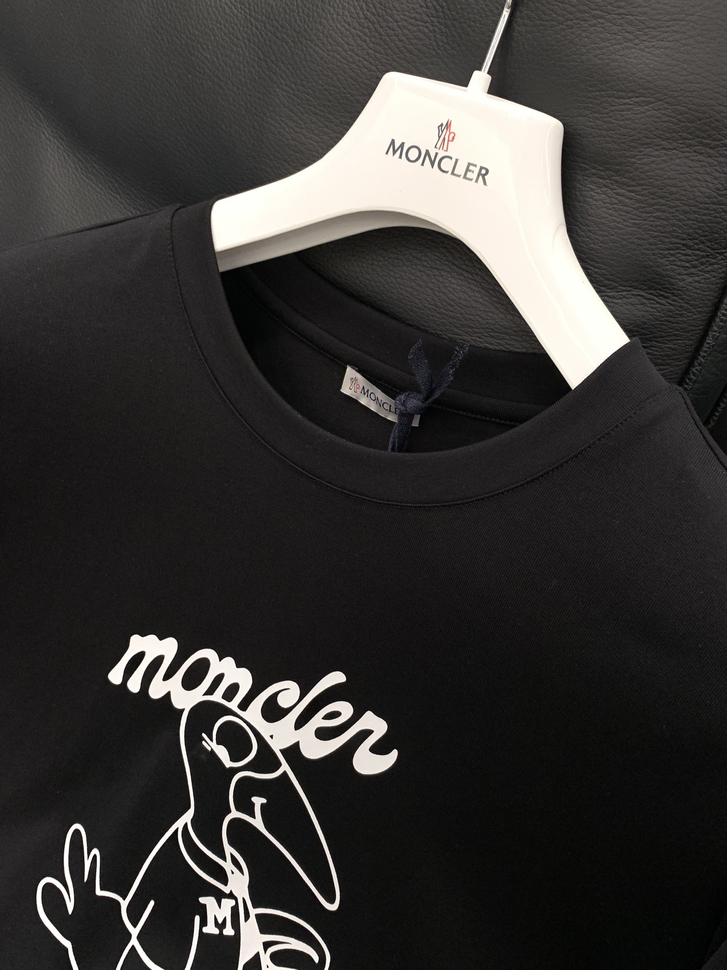，Moncler 蒙口，2025夏季最新品，专柜同步有售，原单狠货，时尚休闲圆领短袖T恤，上身舒适！吸睛