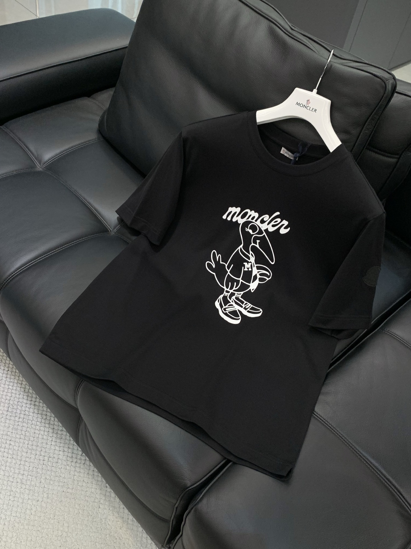 ，Moncler 蒙口，2025夏季最新品，专柜同步有售，原单狠货，时尚休闲圆领短袖T恤，上身舒适！吸睛